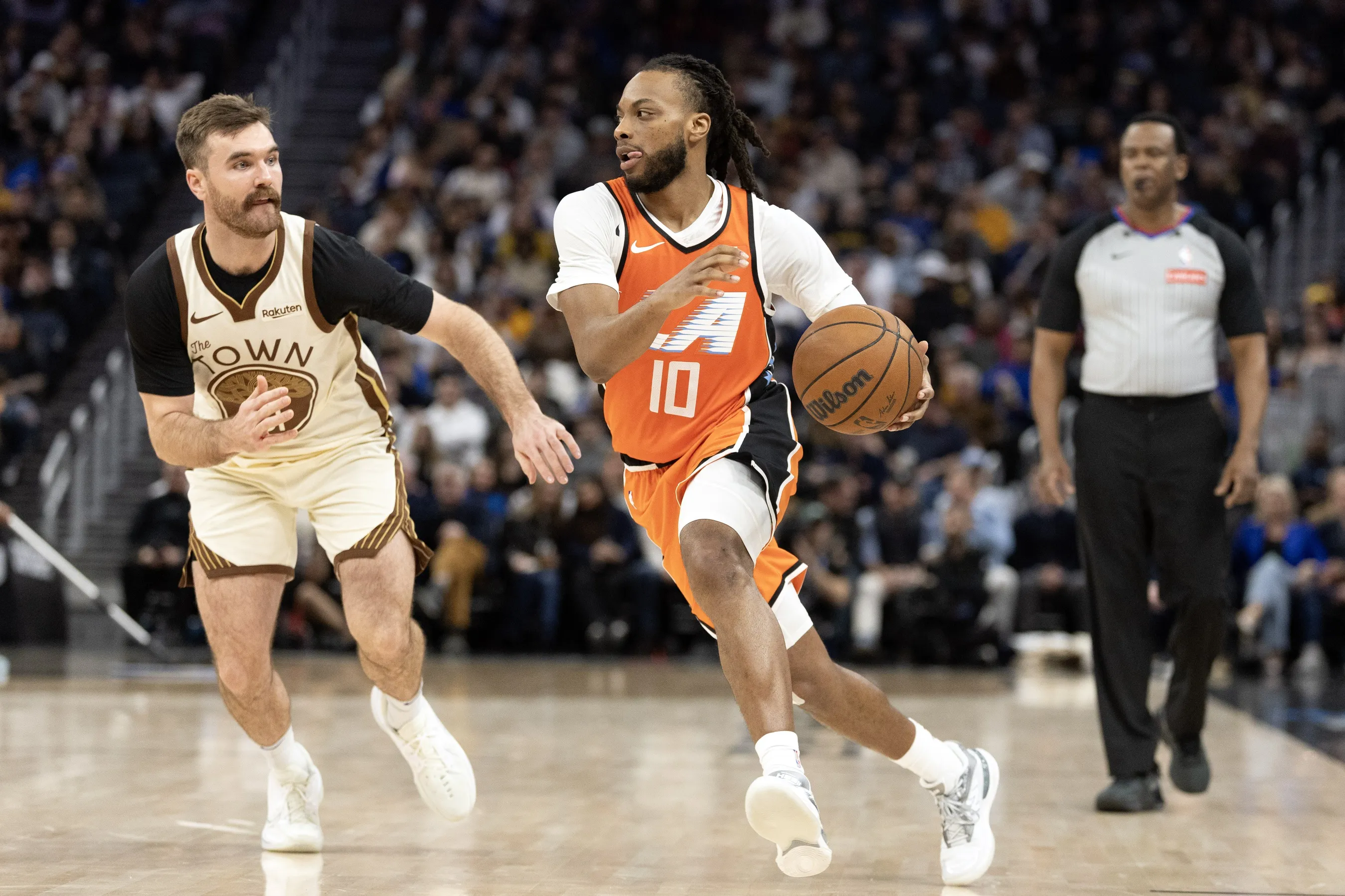 Darius Garland Makes Clippers Debut as Warriors Control First Half in Los Angeles