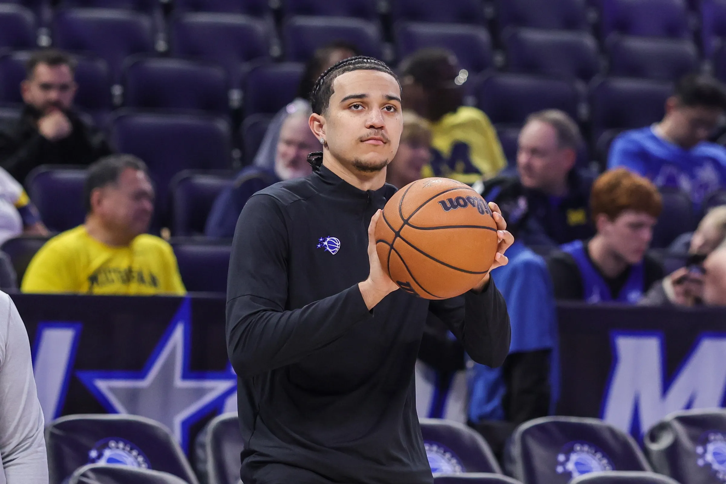 Anthony Black Leaves Game Early as Magic Guard Suffers Back Strain