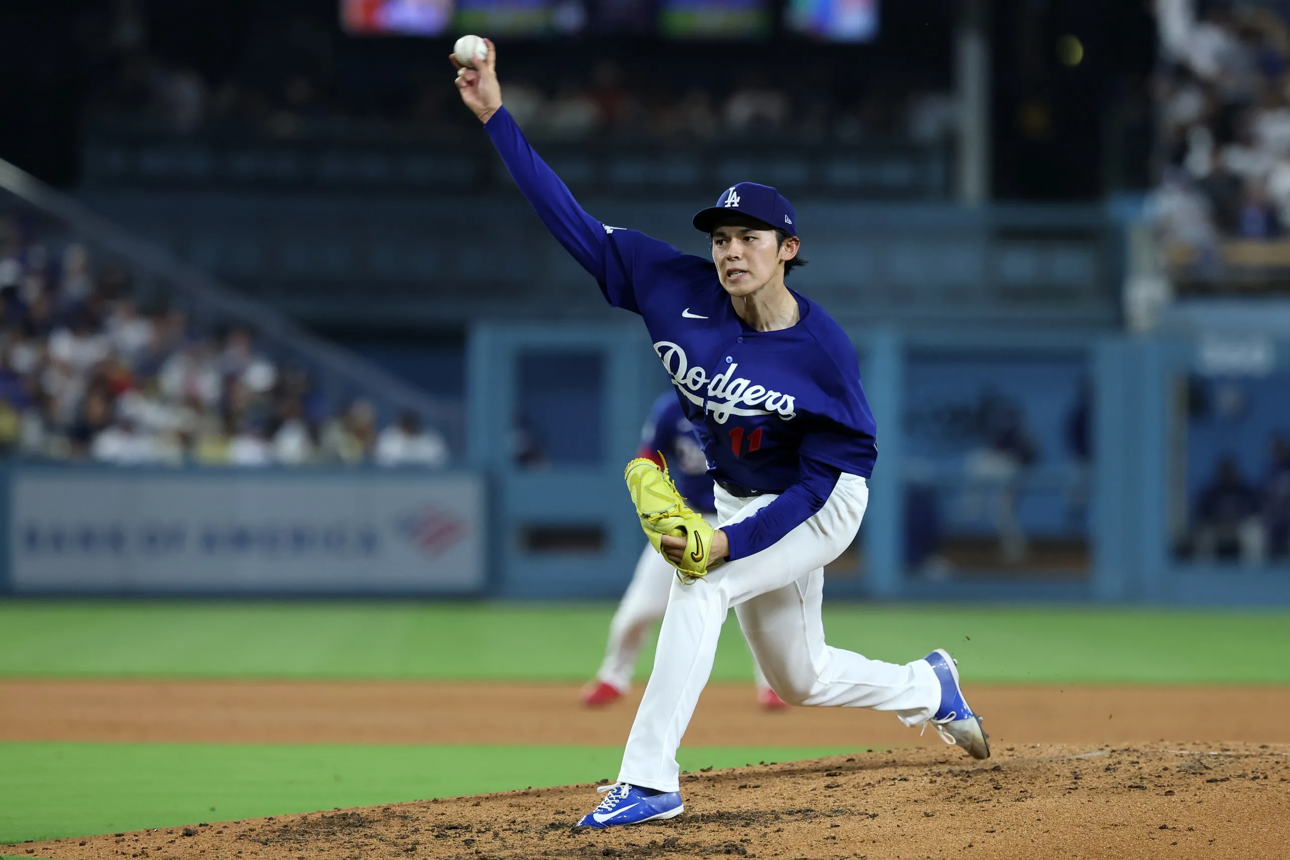 Roki Sasaki Struggles in Spring Training as Dodgers Monitor Command Issues