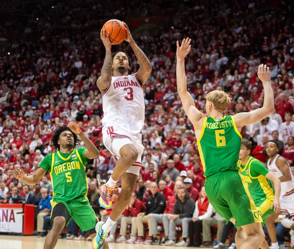 Lamar Wilkerson Scores 41 as Indiana Cruises Past Oregon