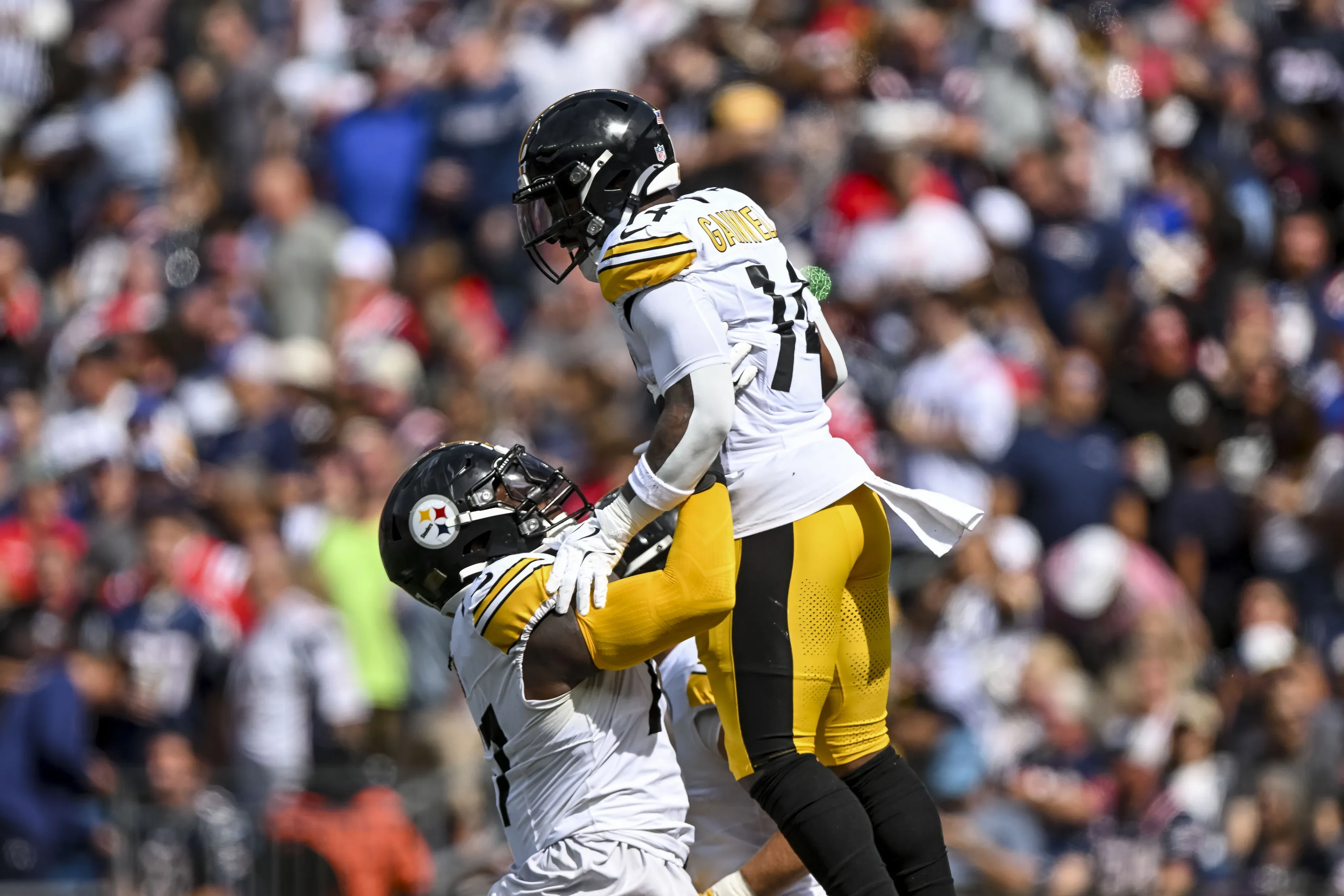 Steelers Withhold Commitment to Broderick Jones Ahead of Crucial Season