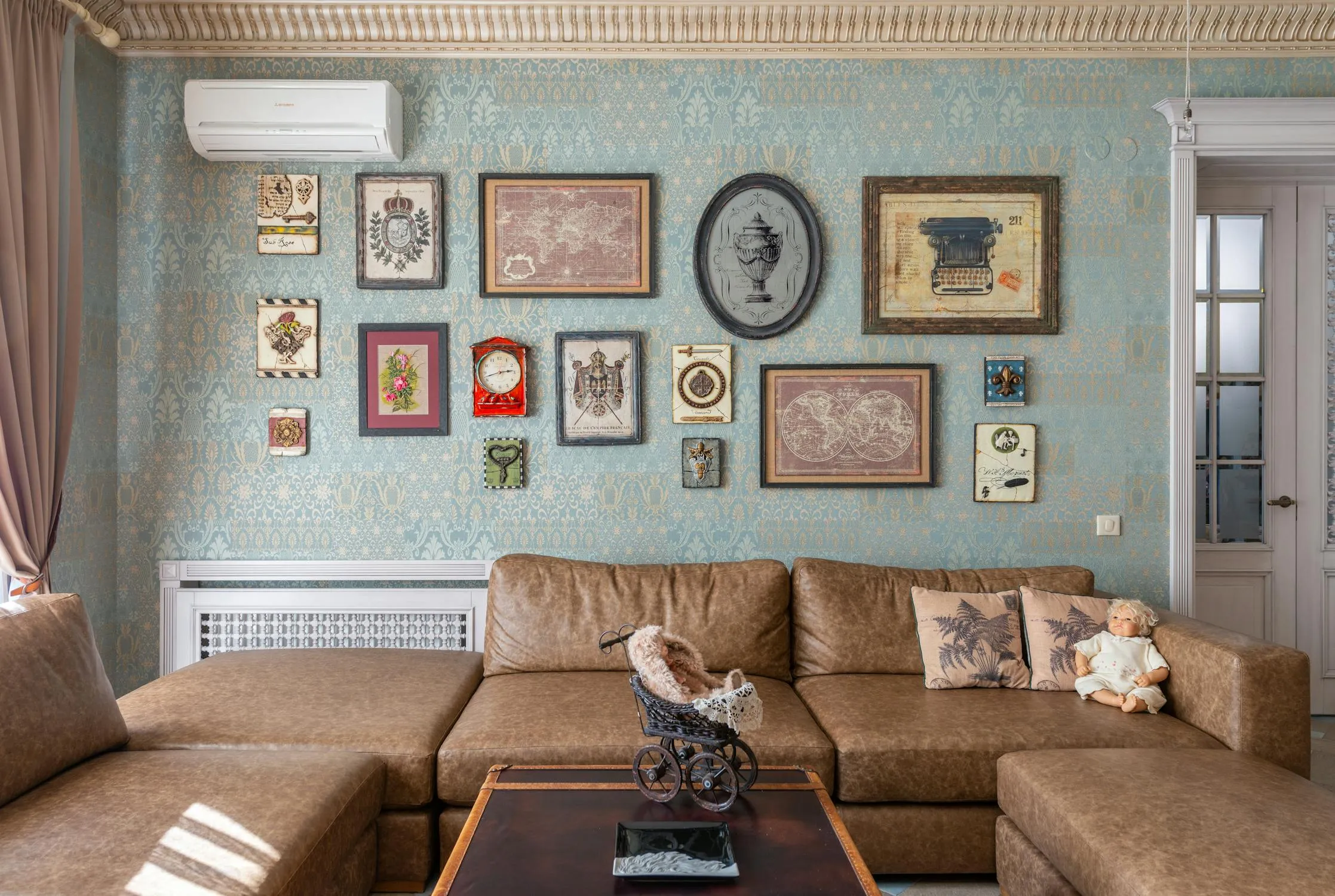 10 Things Found in Every Living Room in the ’70s
