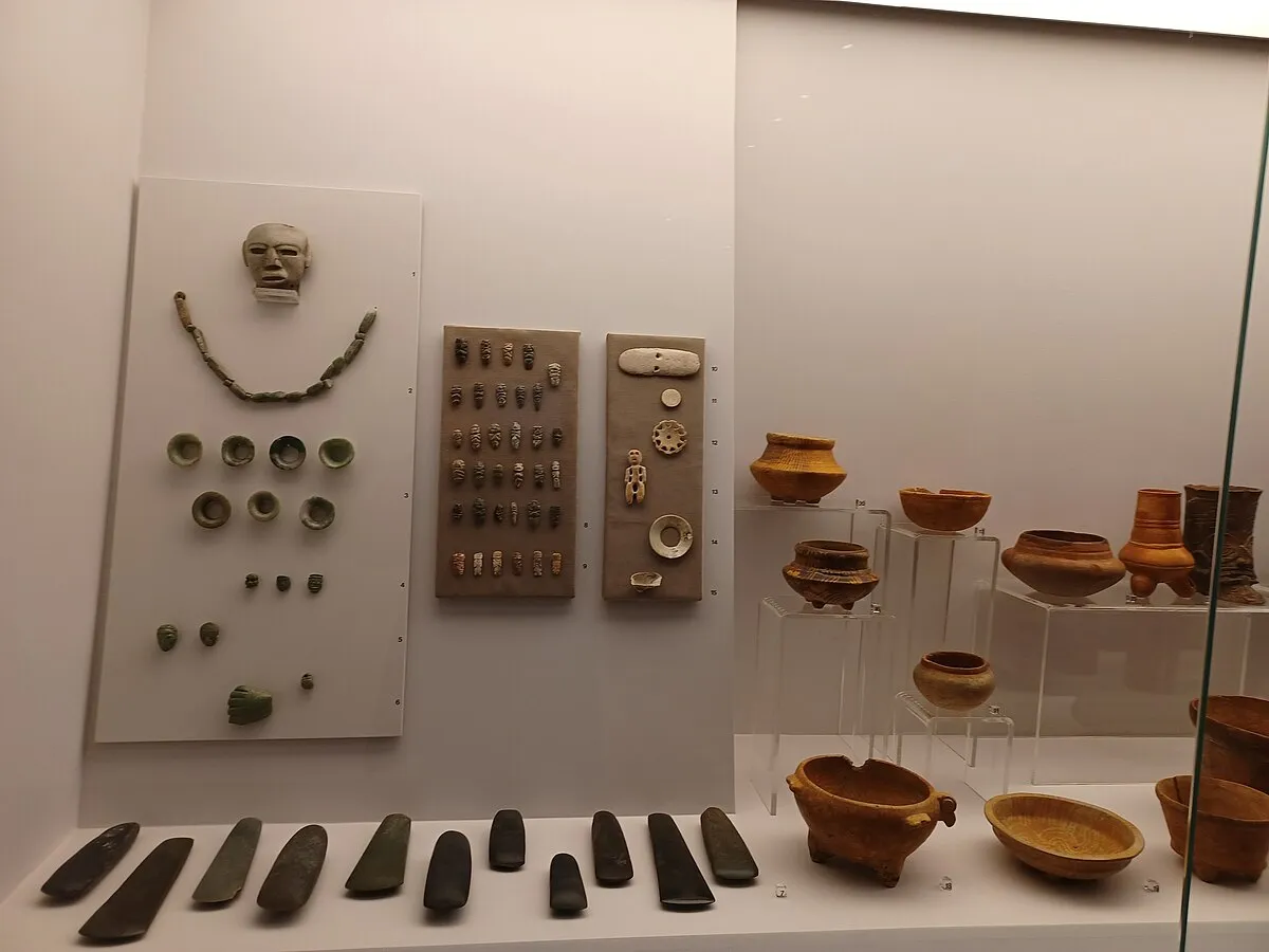 Simon Burchell on Wikimedia Commons