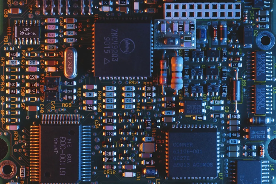 15 Technologies That Were Phased Out After Corporate Mergers