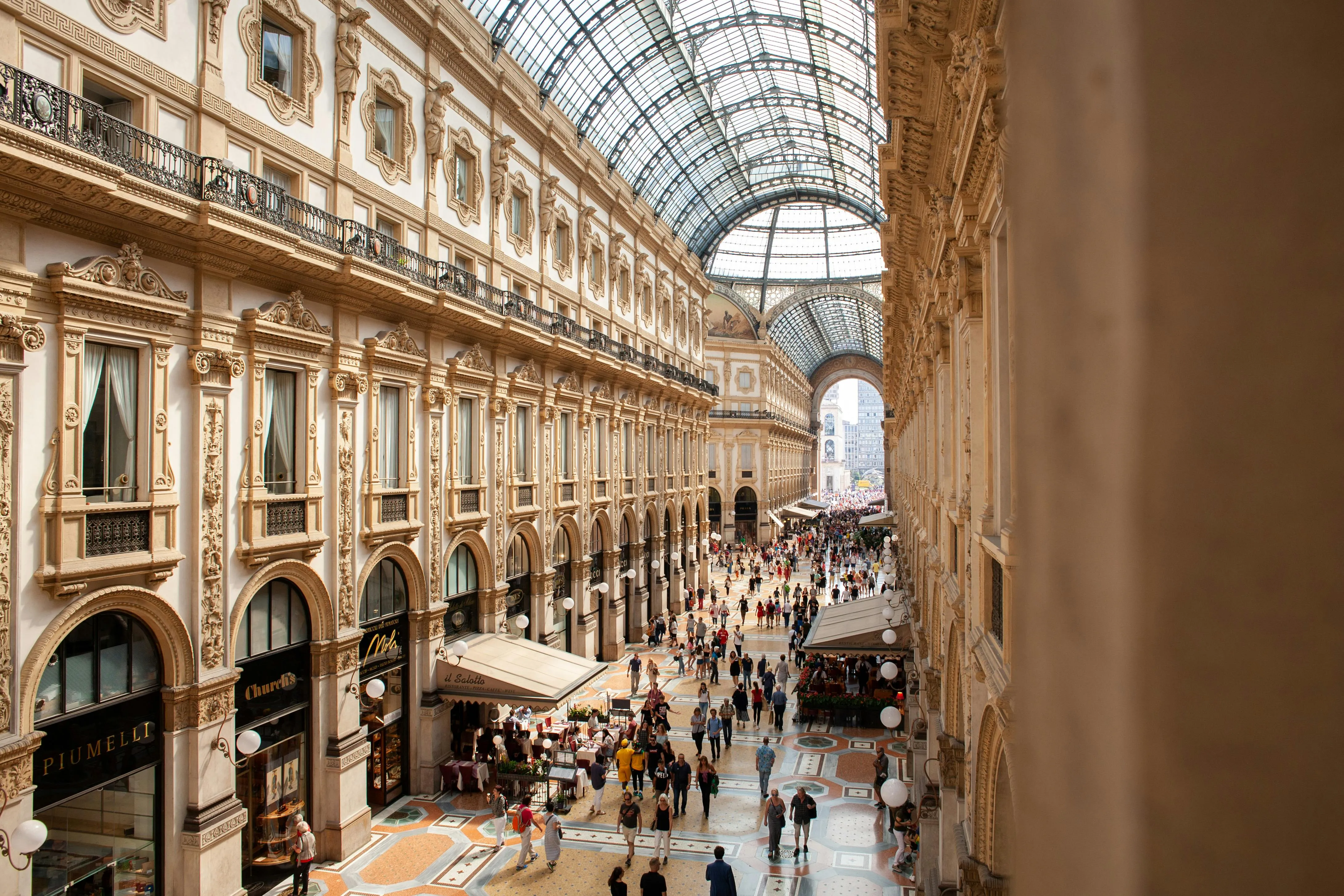 12 Types of Shops Found in Every Mall Before the 2000s