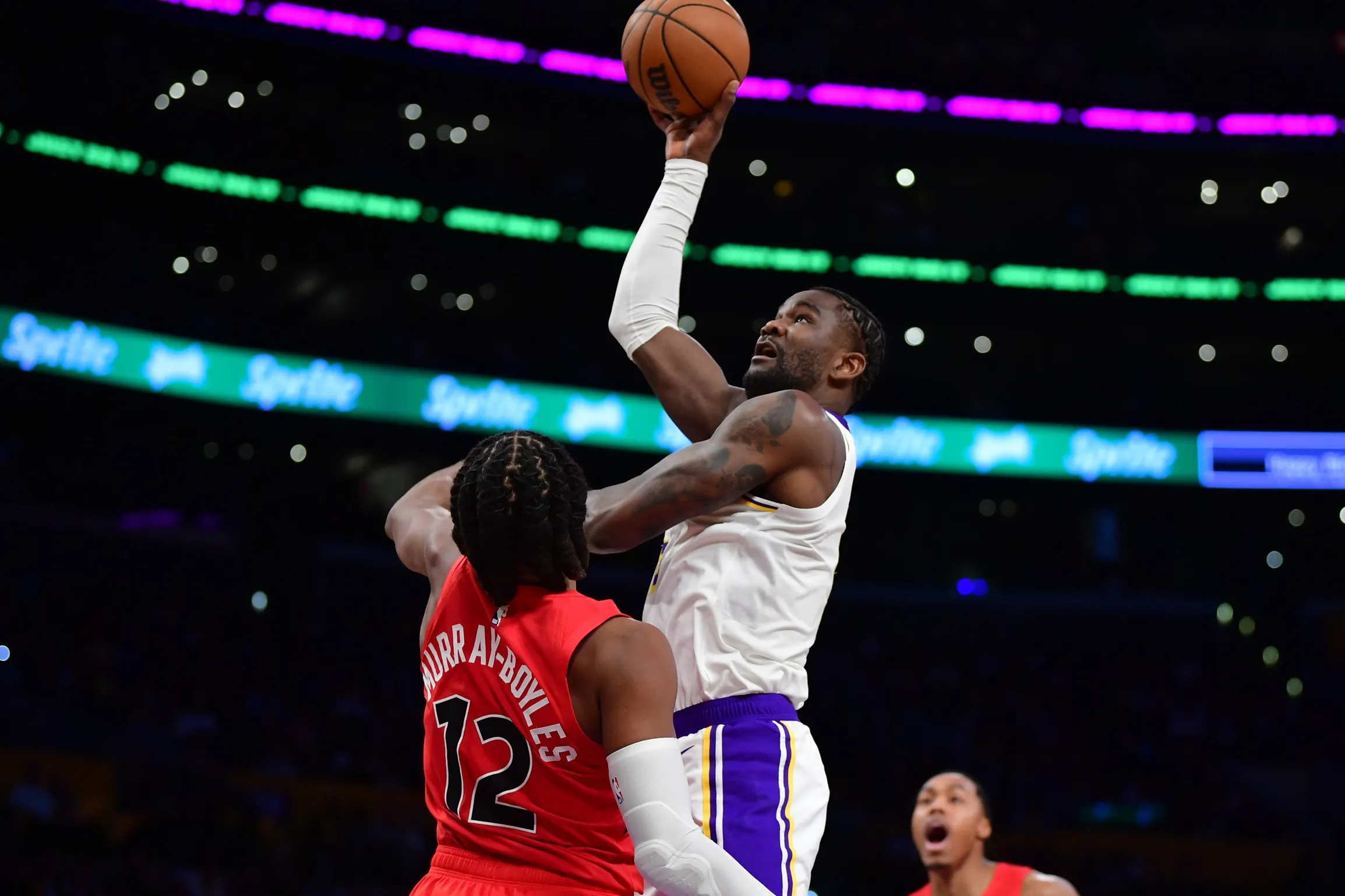Ayton’s Perfect Night Powers Lakers Past Raptors