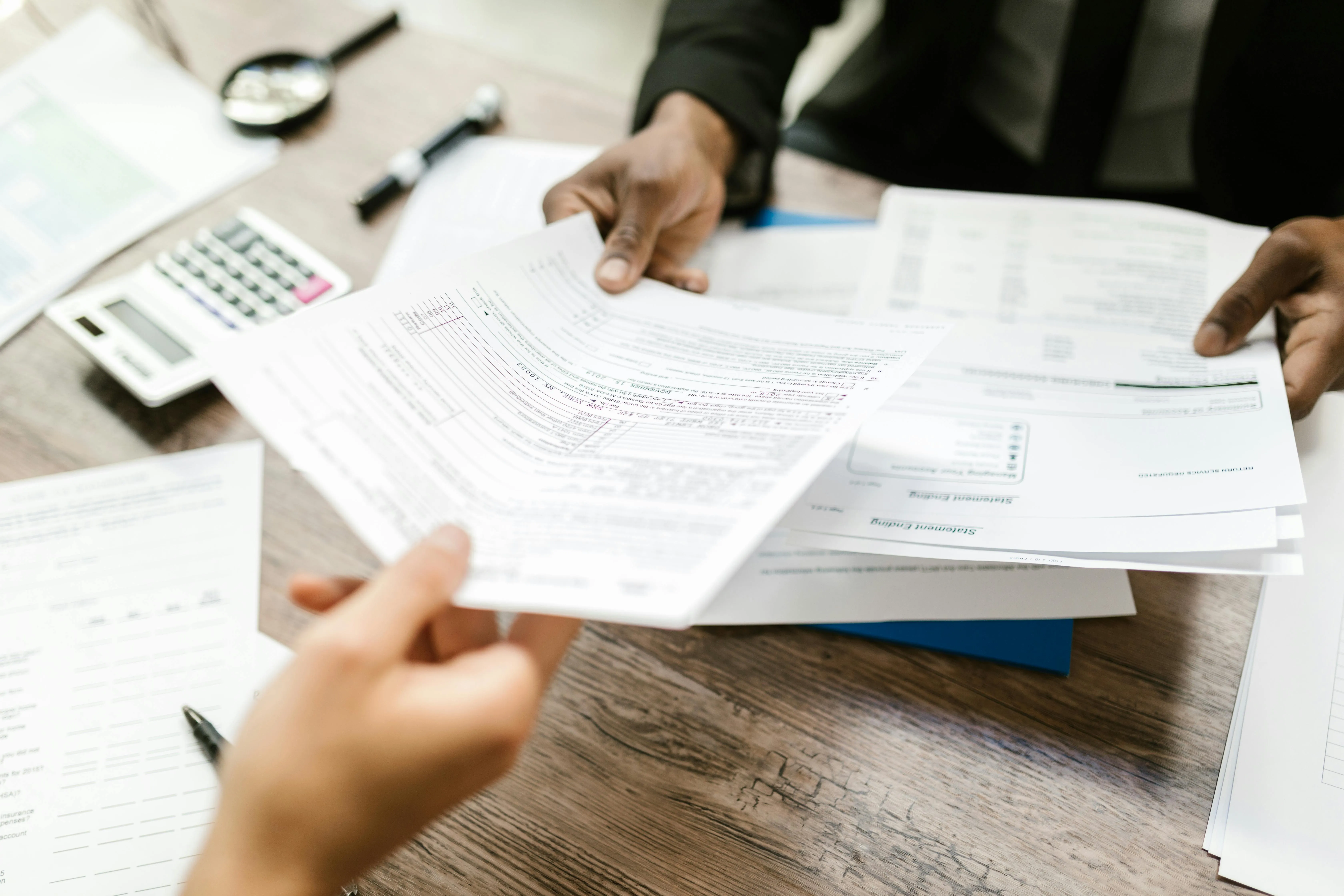 RDNE Stock project on Pexels