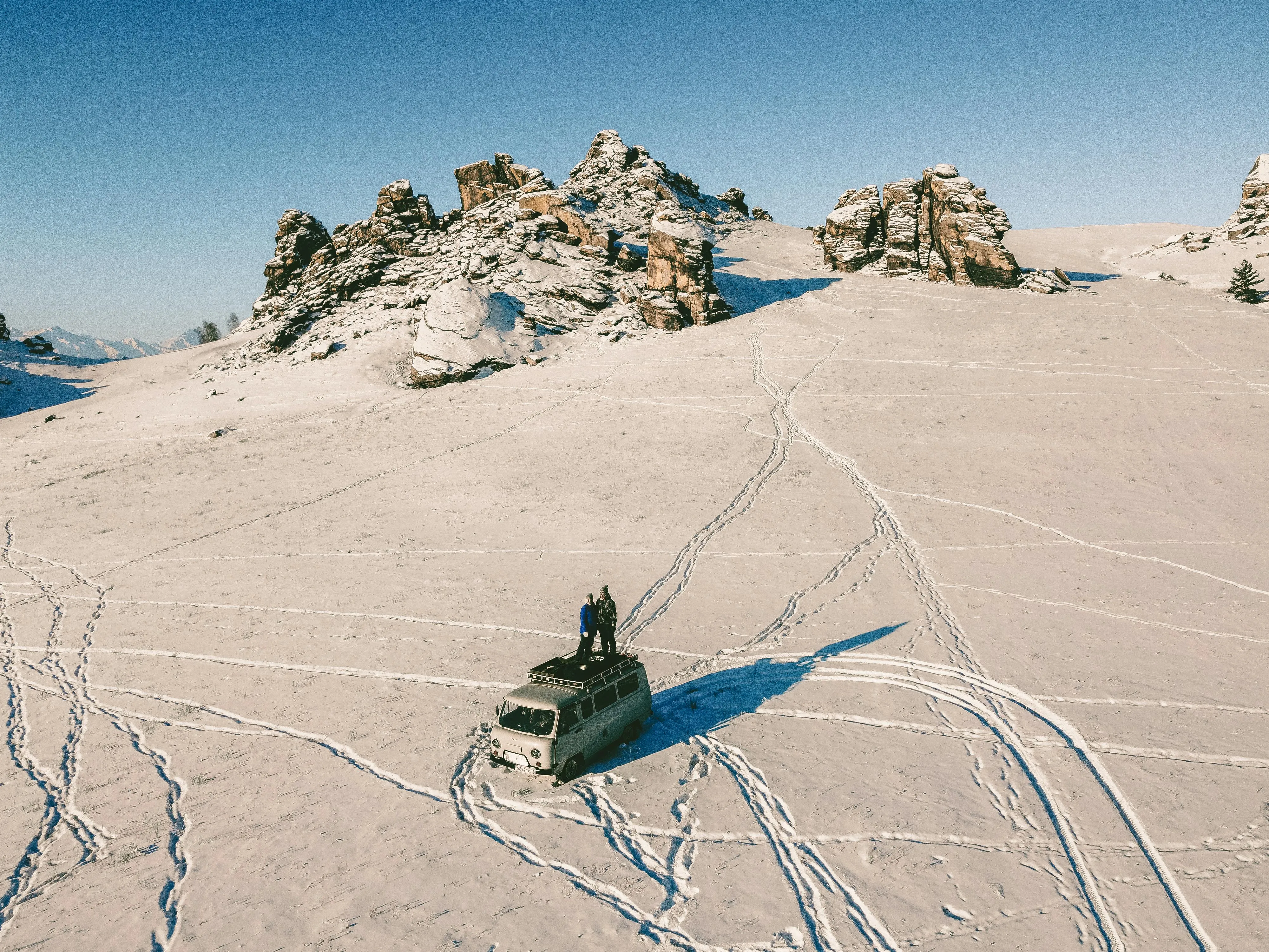 20 Ways People Traveled During Winter Before Modern Roads