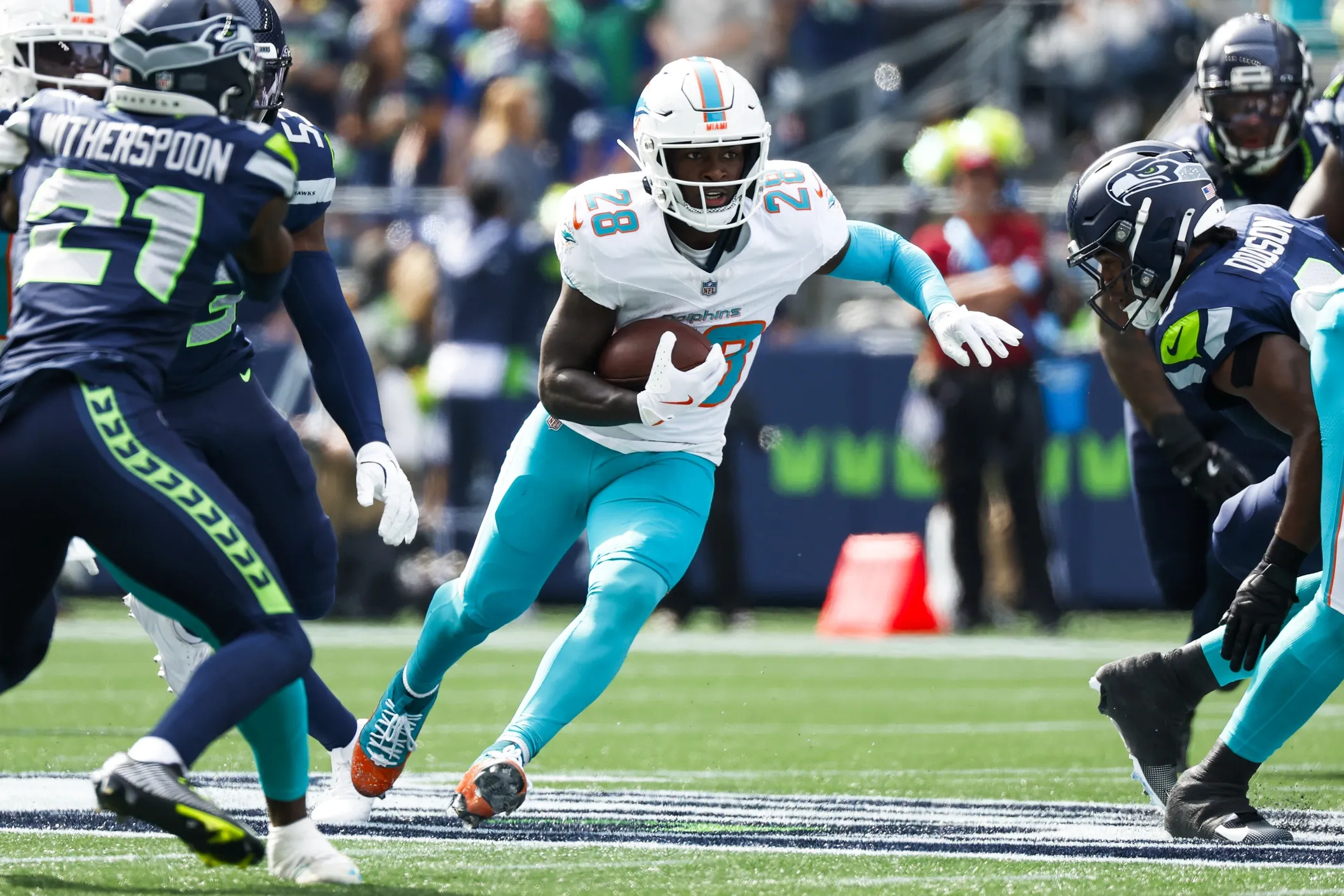 De’Von Achane’s Absence Adds Tension to Dolphins’ Offseason Rebuild