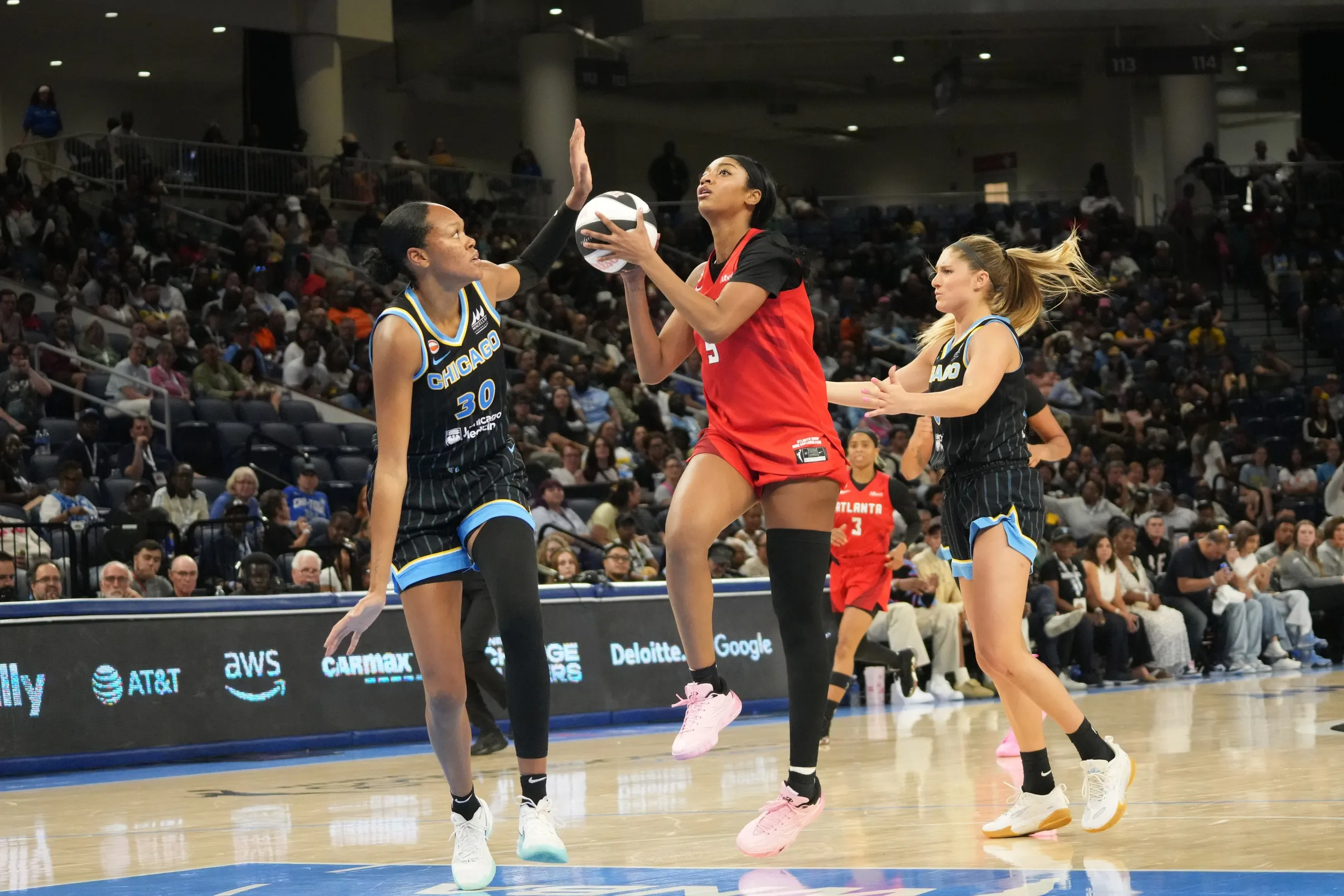 Angel Reese Dominates Chicago Return as Dream Outlast Sky 82–75