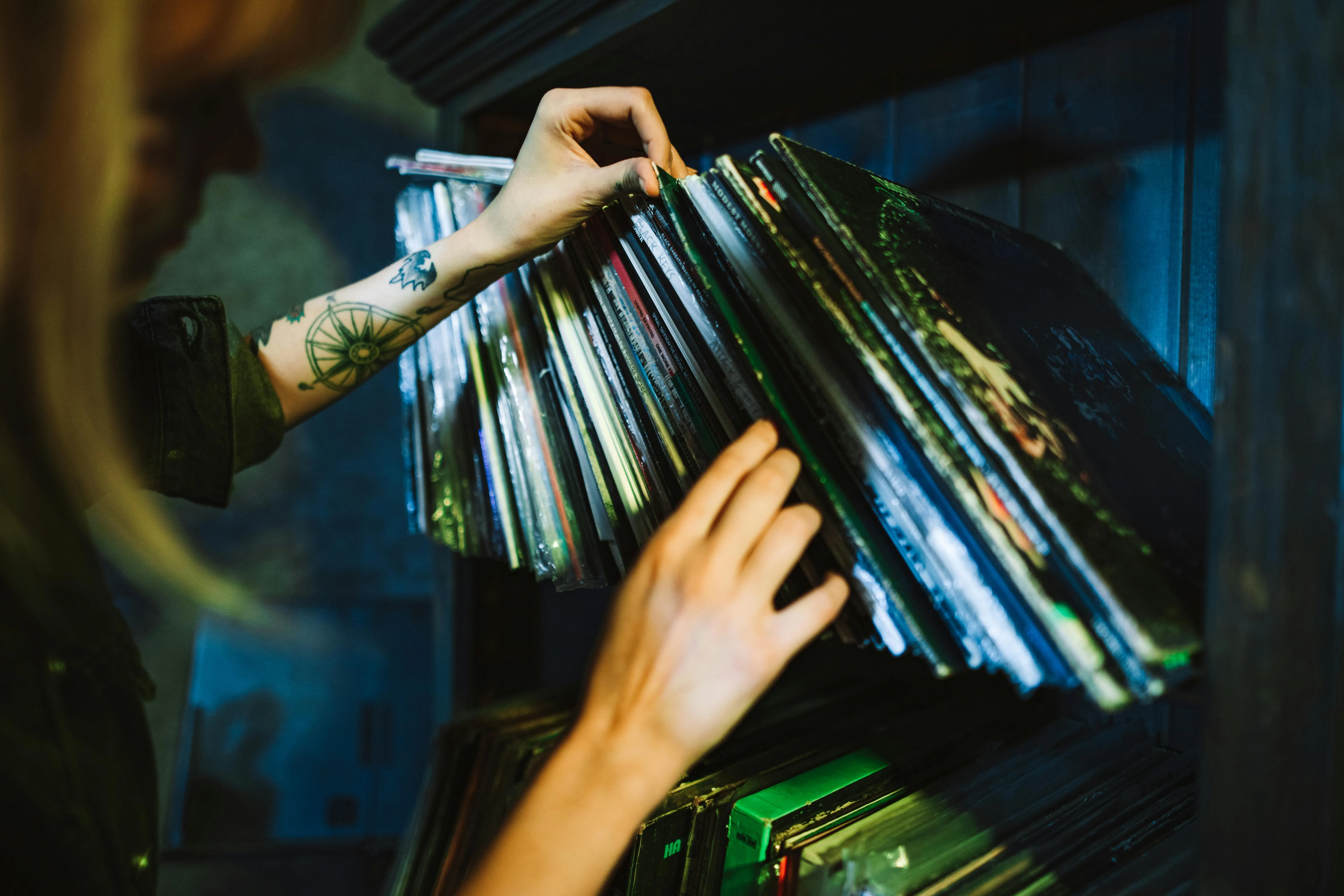 RDNE Stock project on Pexels