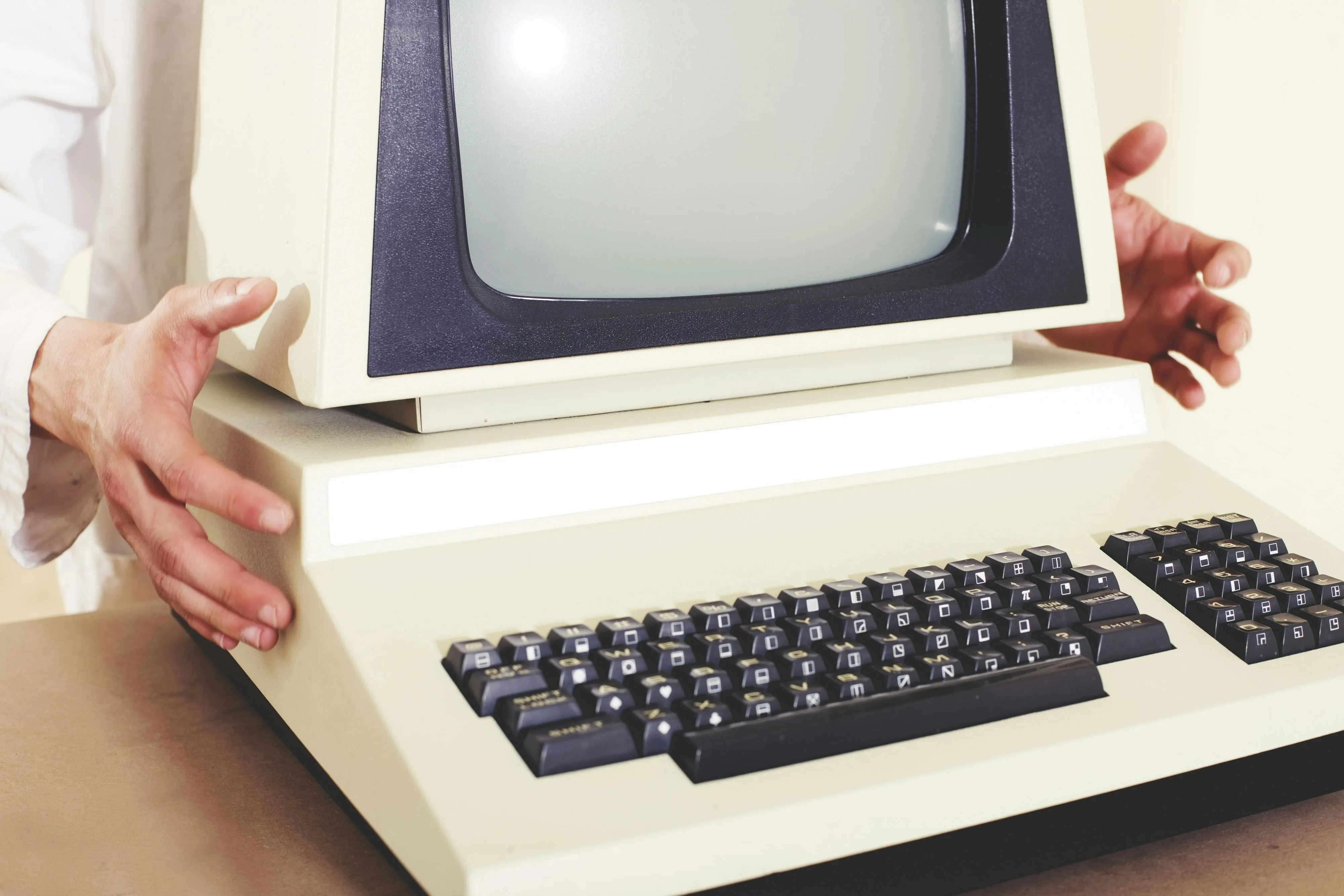 16 Early Home Computers That Felt Revolutionary at the Time (Now Almost Forgotten)