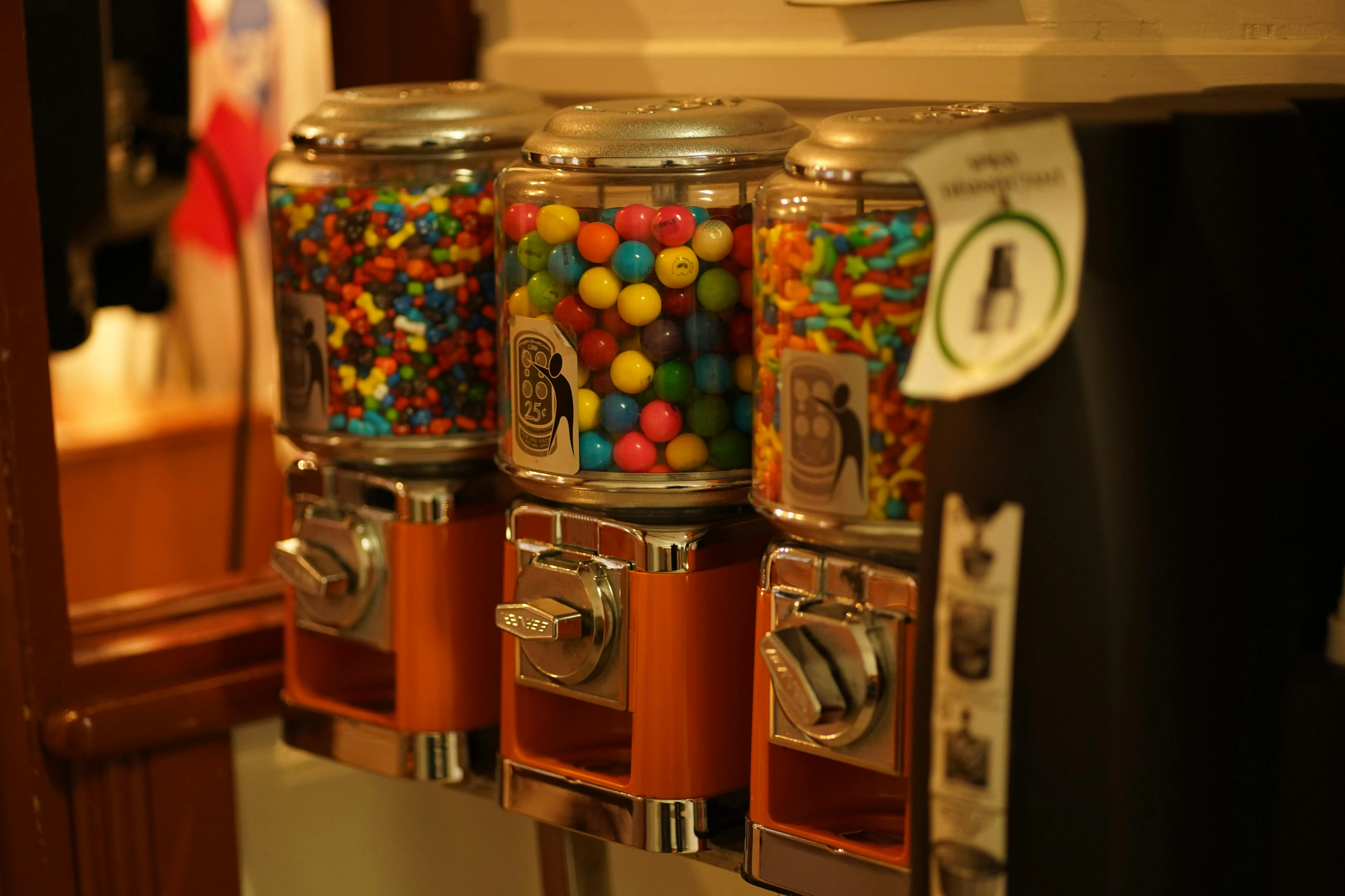 15 Forgotten ’80s Candy Machines You Don’t See Anymore