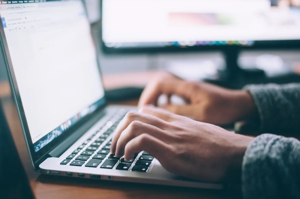 Glenn Carstens-Peters on Unsplash