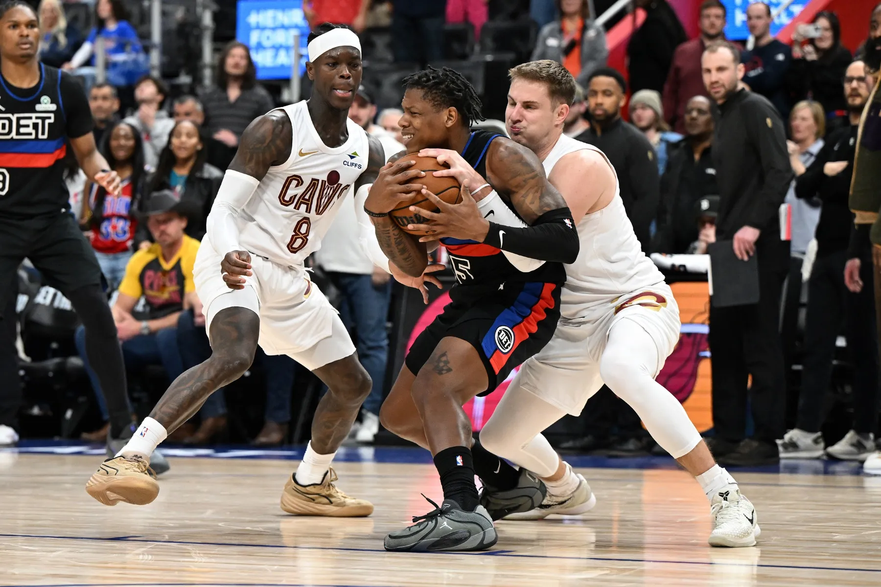 Chaos, Ejections and Clutch Plays: Cavs–Pistons Night Turns Strange in Detroit