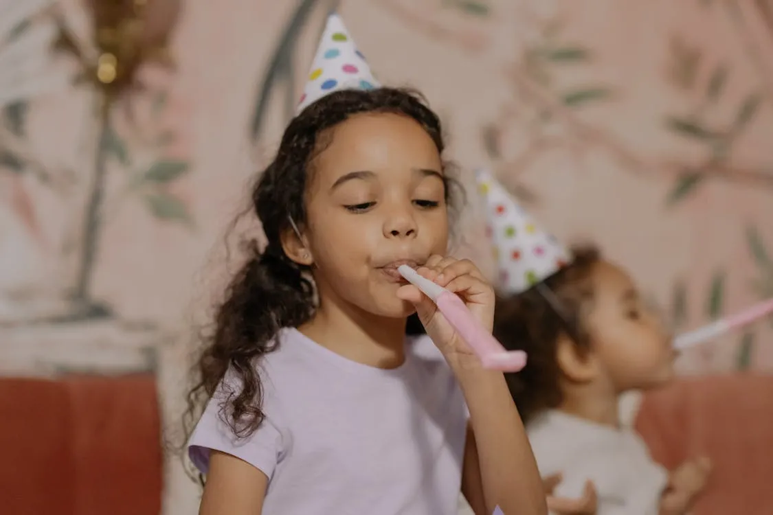 20 Birthday Party Staples from the ’80s That No One Does Anymore