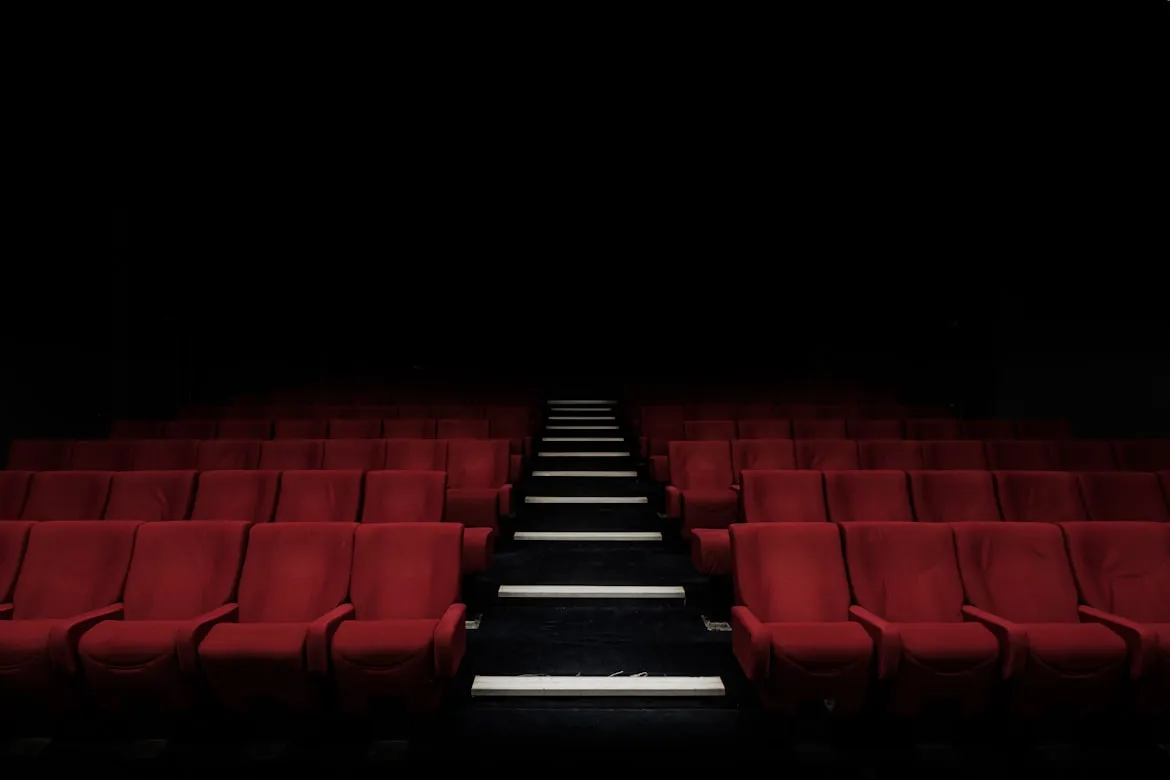 17 Old-School Cinema Features That Have Vanished
