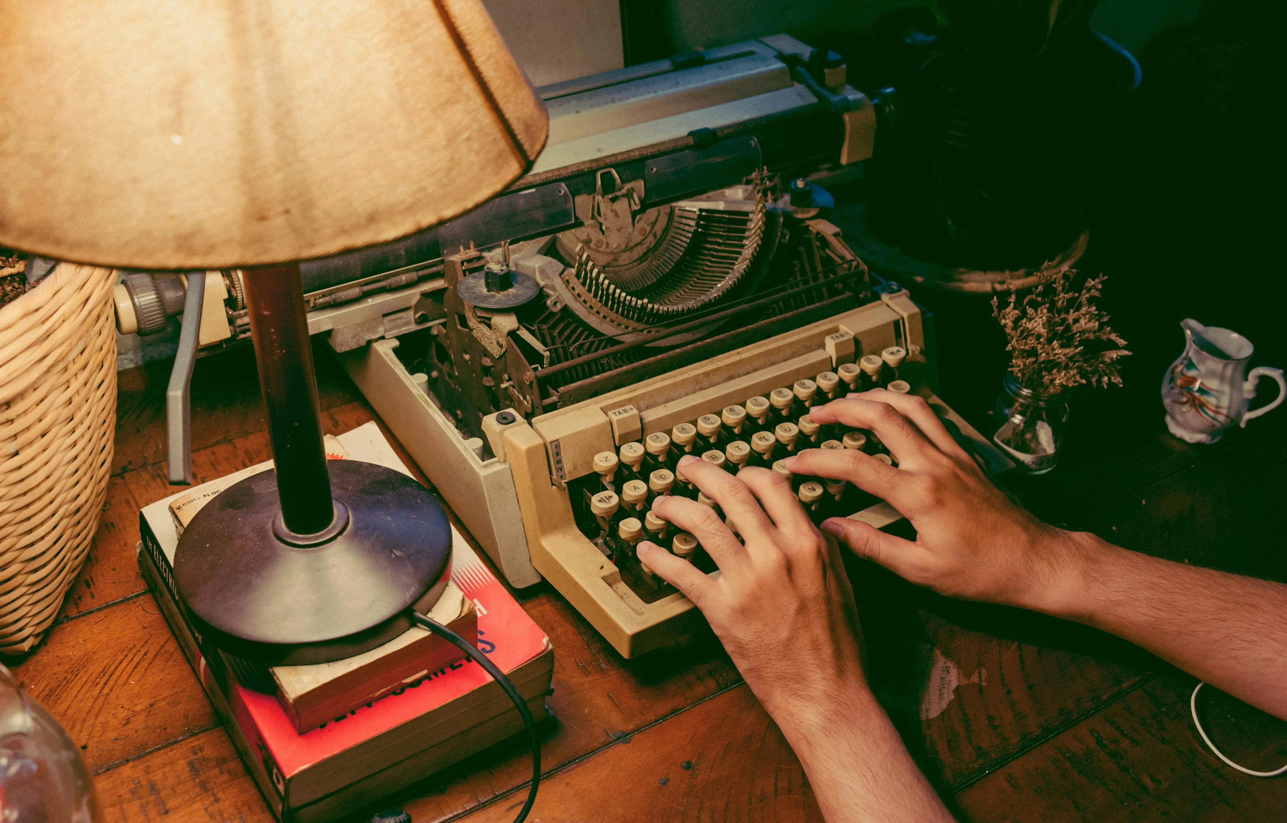 12 Old Technology That Made Loud, Unnecessary Noises