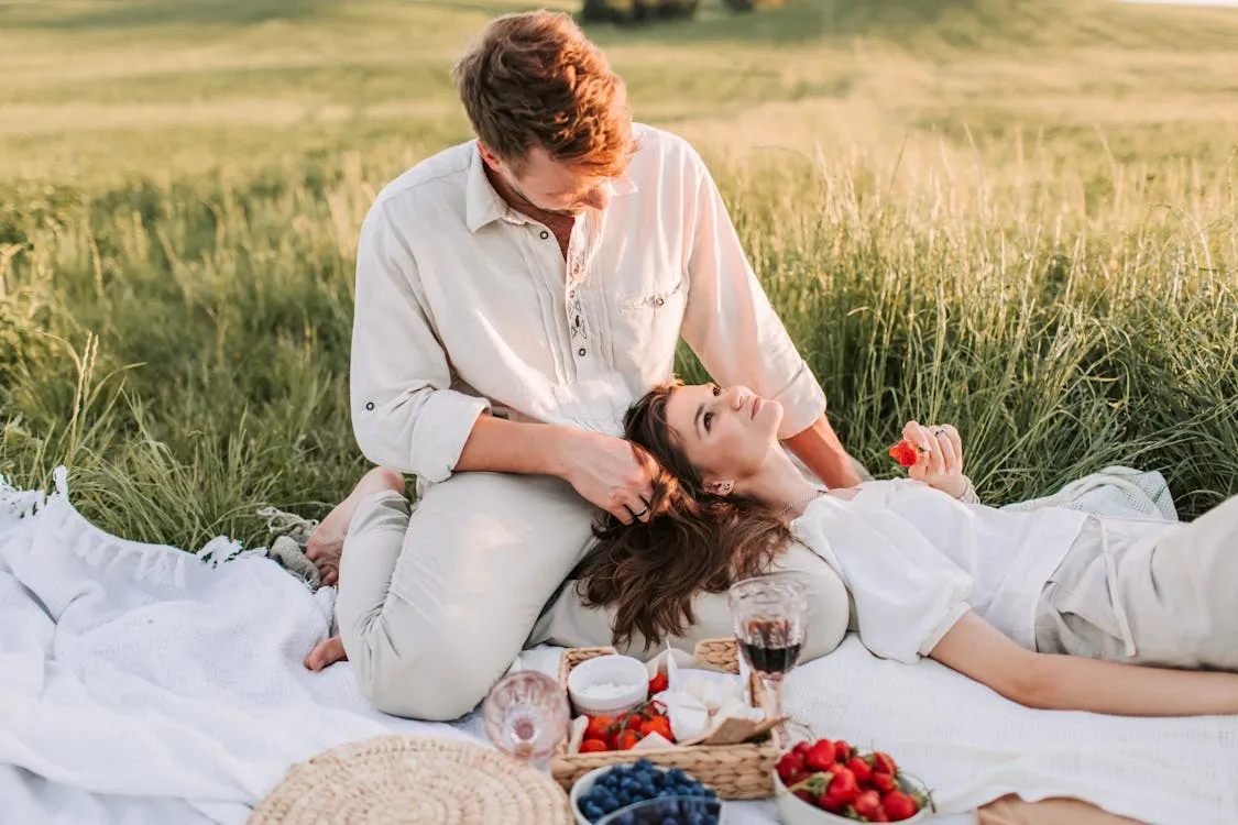 20 Meaningful Quotes About Love and Relationships That Will Inspire You