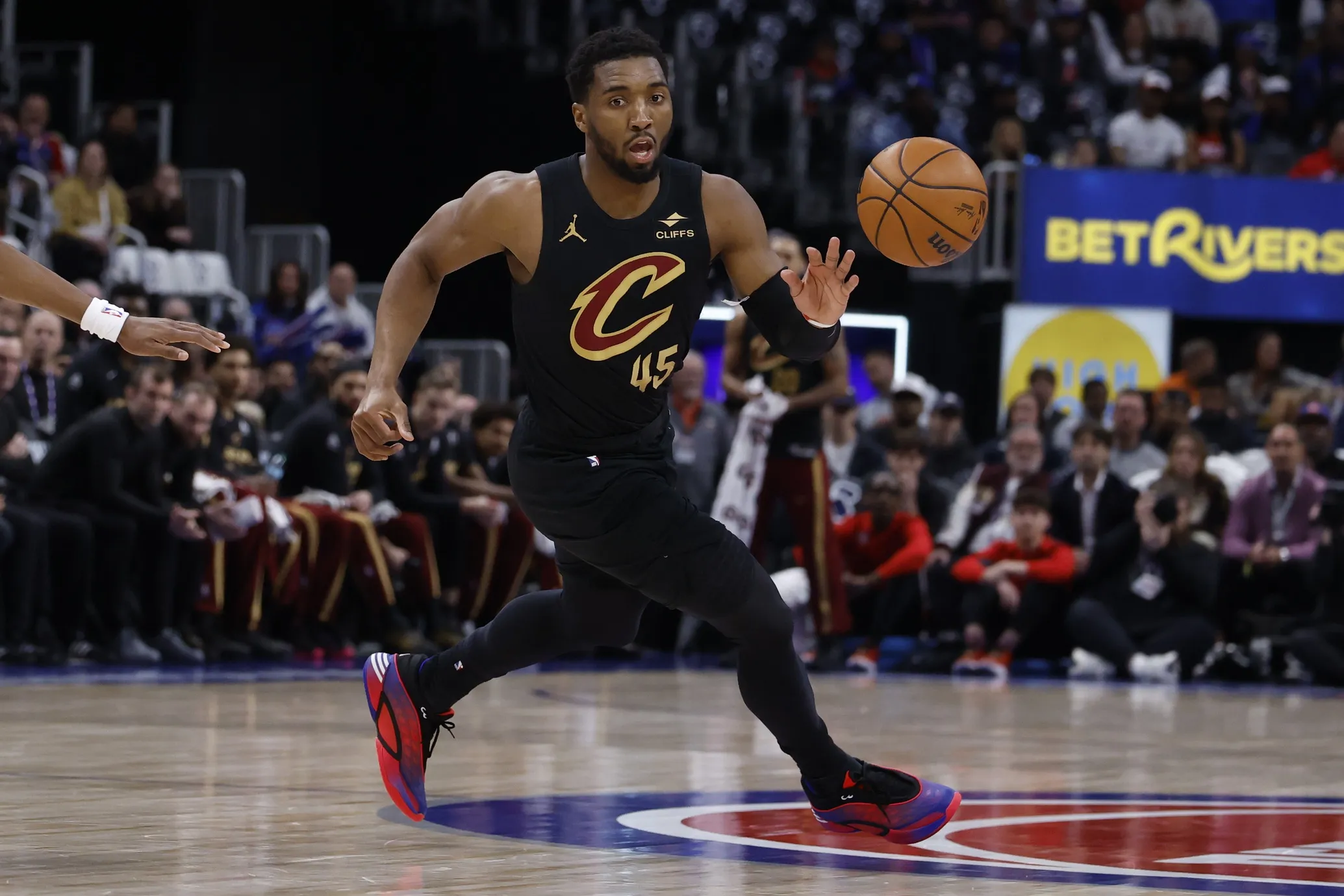Mitchell Voices Frustration After Cavaliers’ Free Throw Gap in Game 1 Loss