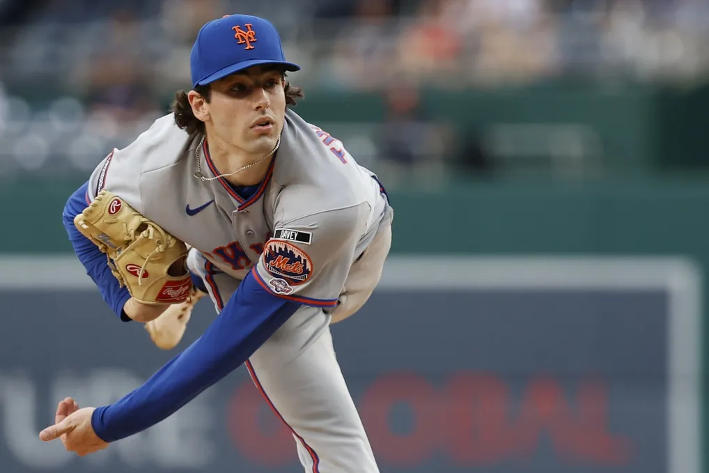 Mets’ Carlos Mendoza Sees Encouraging Signs in Zach Thornton’s MLB Debut