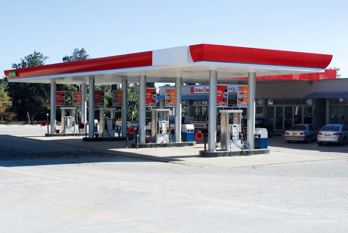 16 Gas Station Services From the ’70s That Disappeared