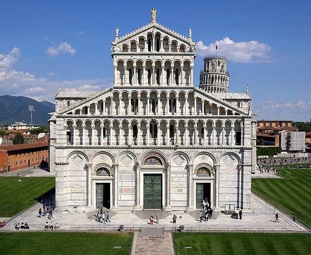 Luca Aless on Wikimedia Commons