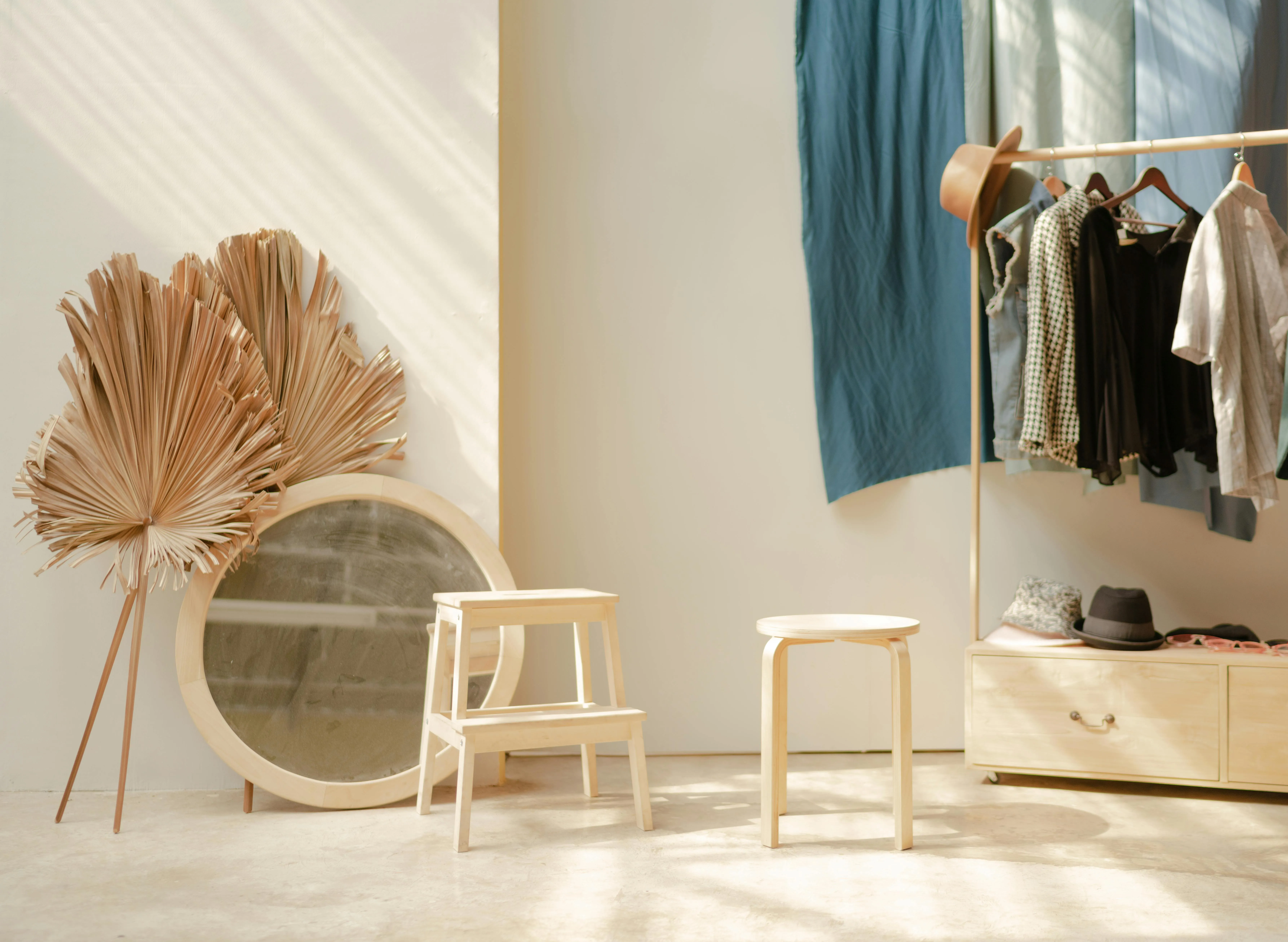 15 Minimalist Wardrobe Essentials for Effortless Everyday Style