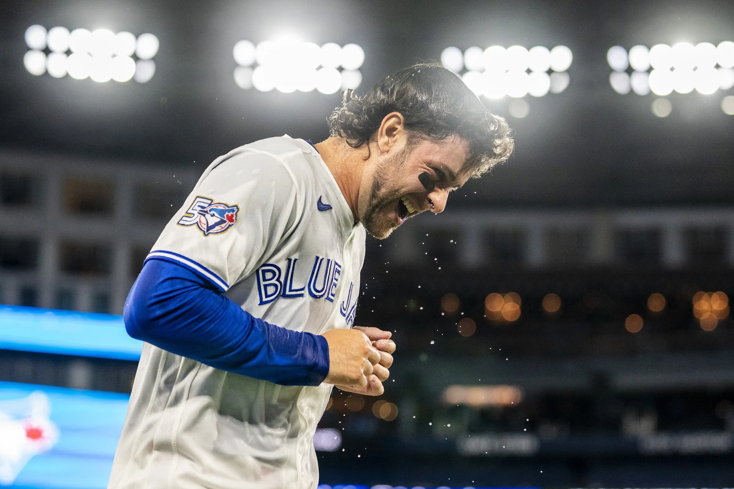 Ernie Clement’s Clutch Hit Extends Blue Jays’ Early-Season Momentum in 8-7 Win