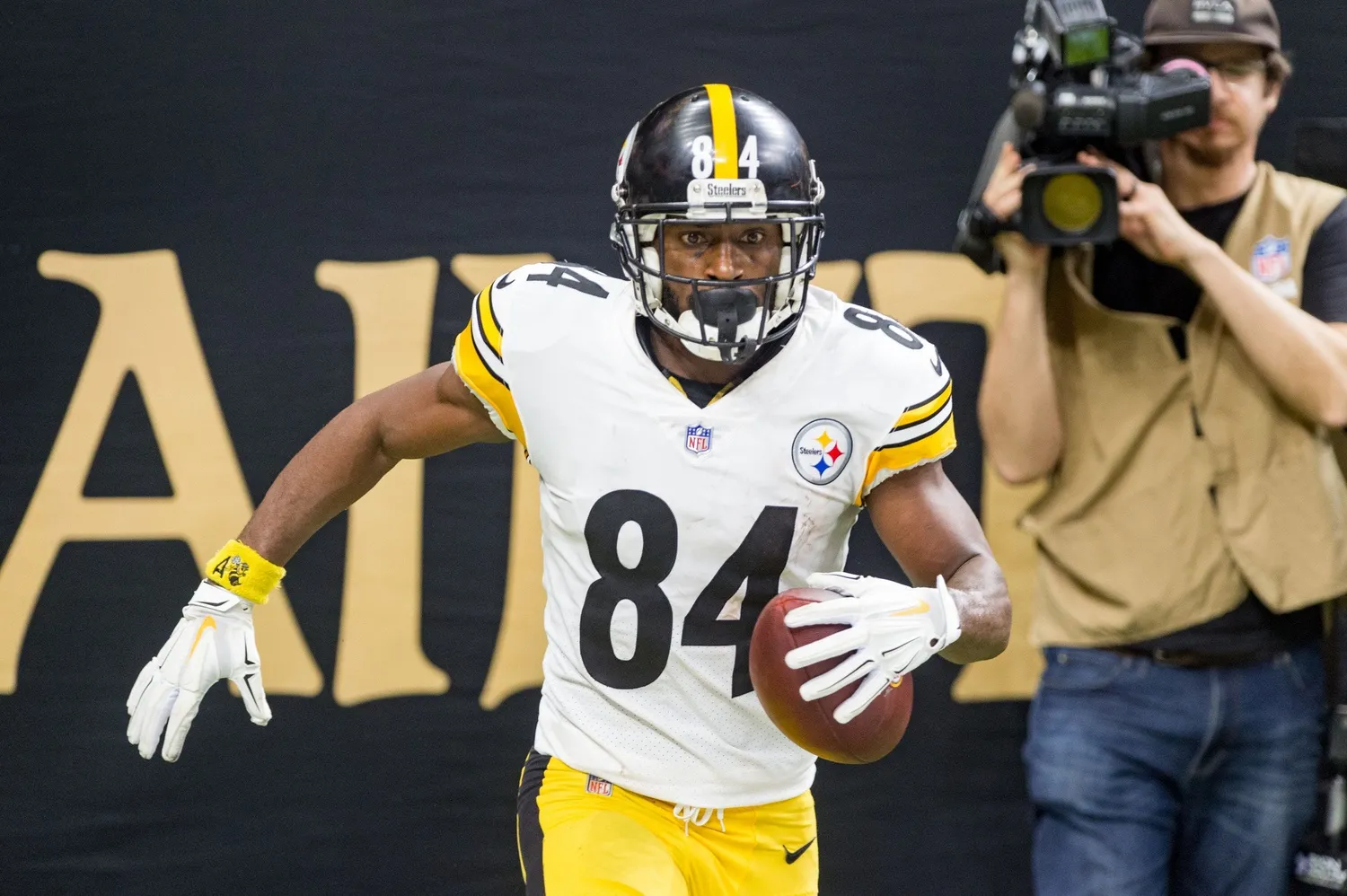 Antonio Brown Released on Bail as He Awaits Trial on Attempted Murder Charge