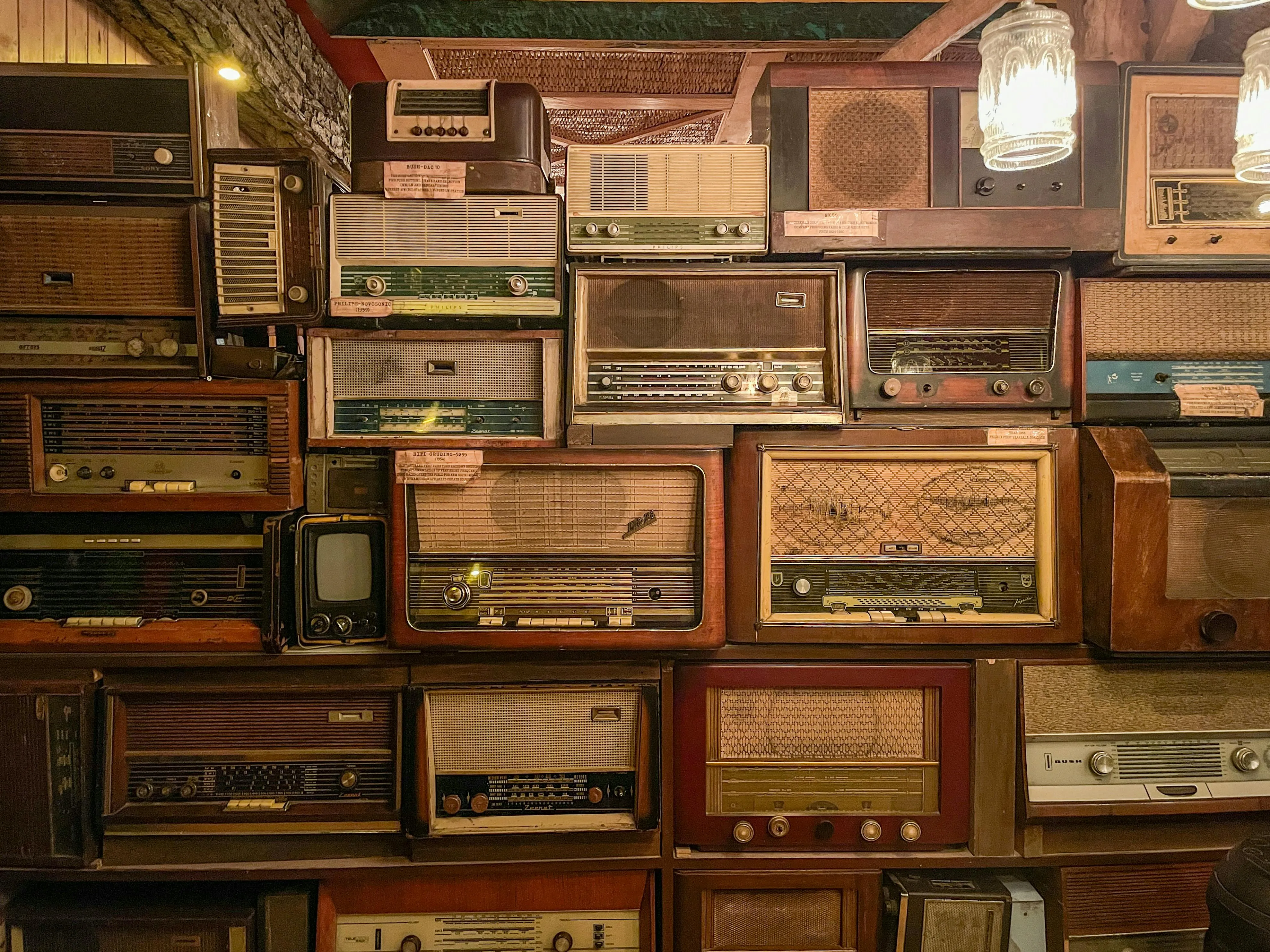 18 Forgotten Radio Traditions From the 1940s