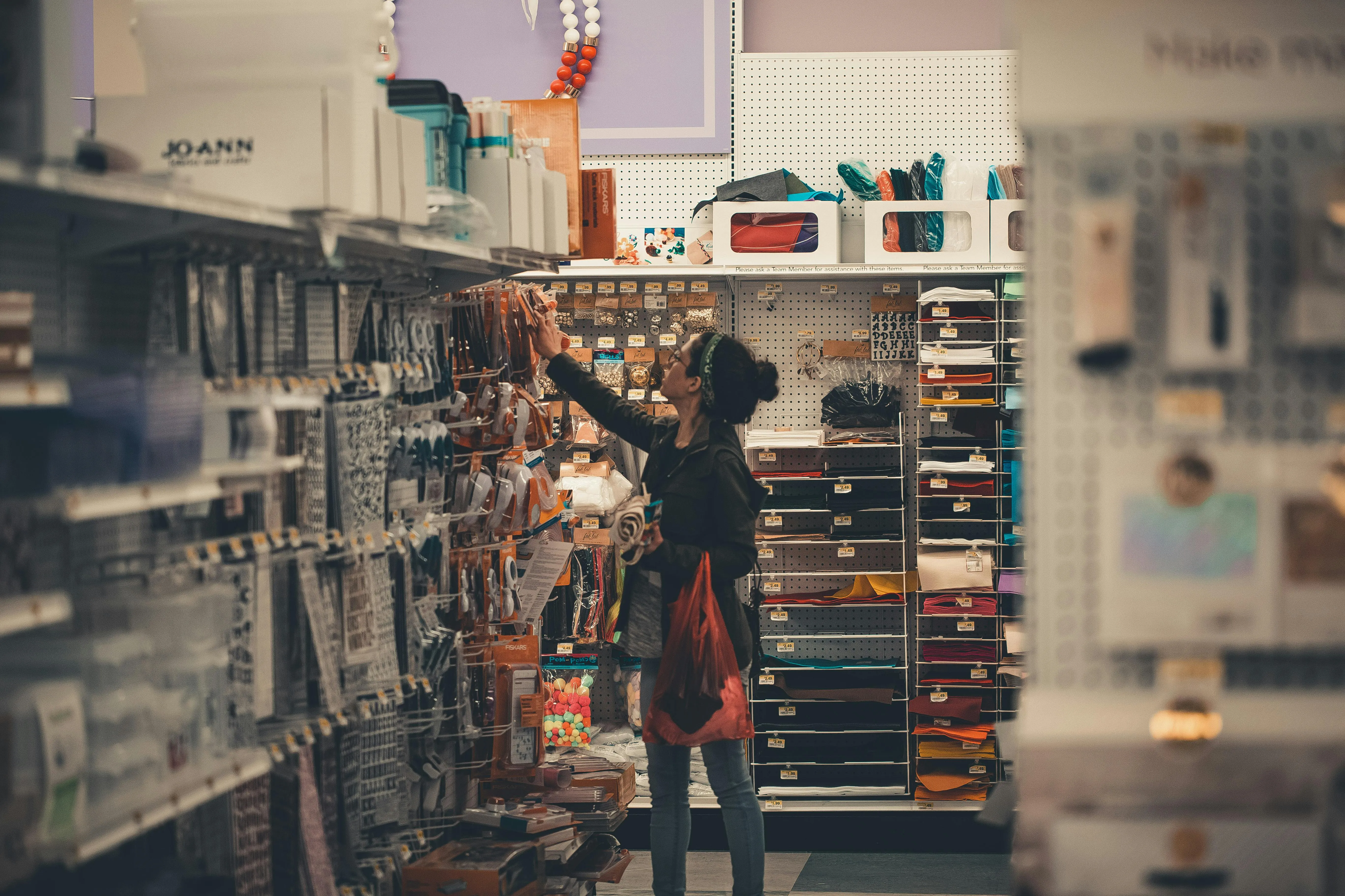 20 Store Policies From the 1950s That Sound Ridiculous Today