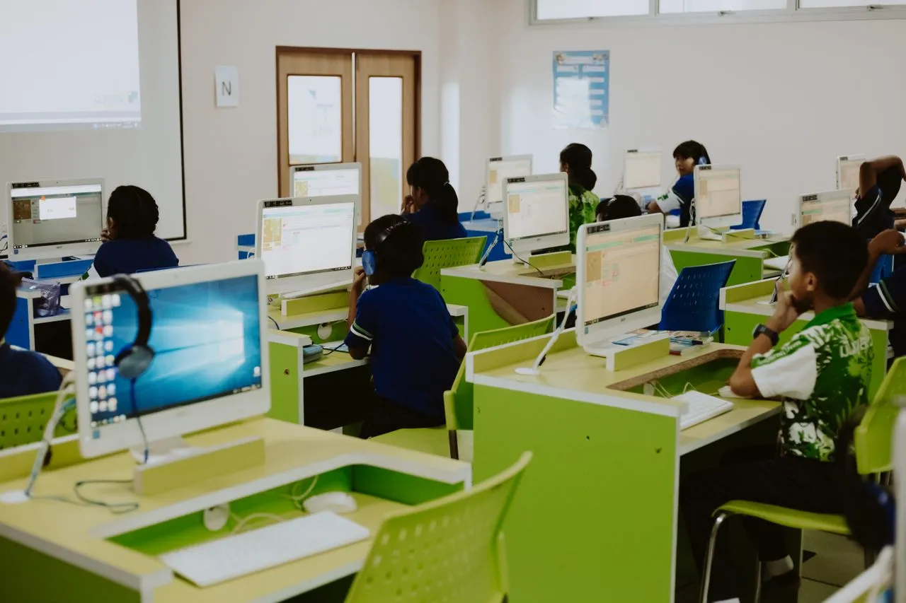 15 Things Every '90s Kid Remembered About the School Computer Lab