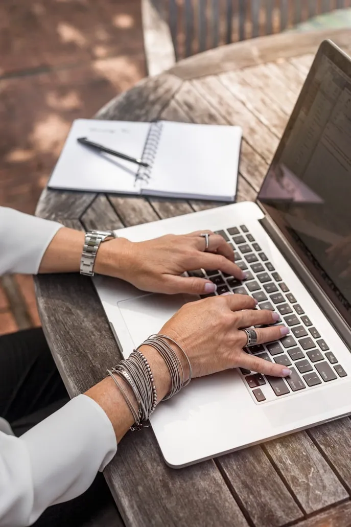 LinkedIn Sales Solutions on Unsplash