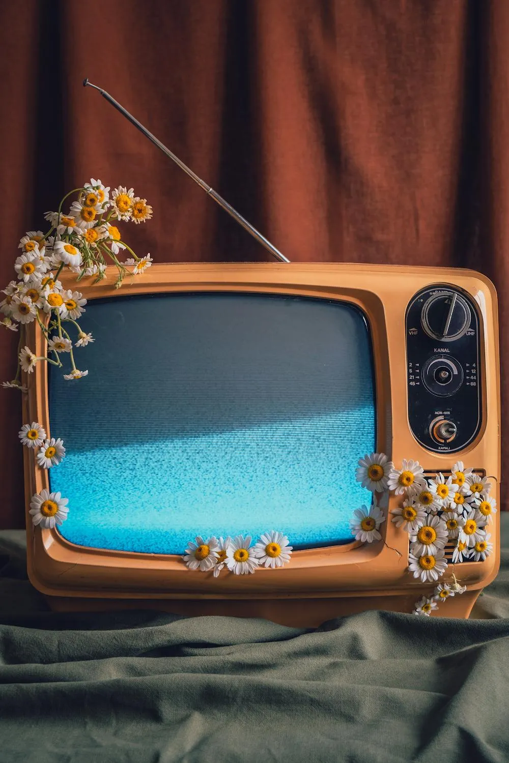 16 TV Commercials That Played Nonstop in the ’90s