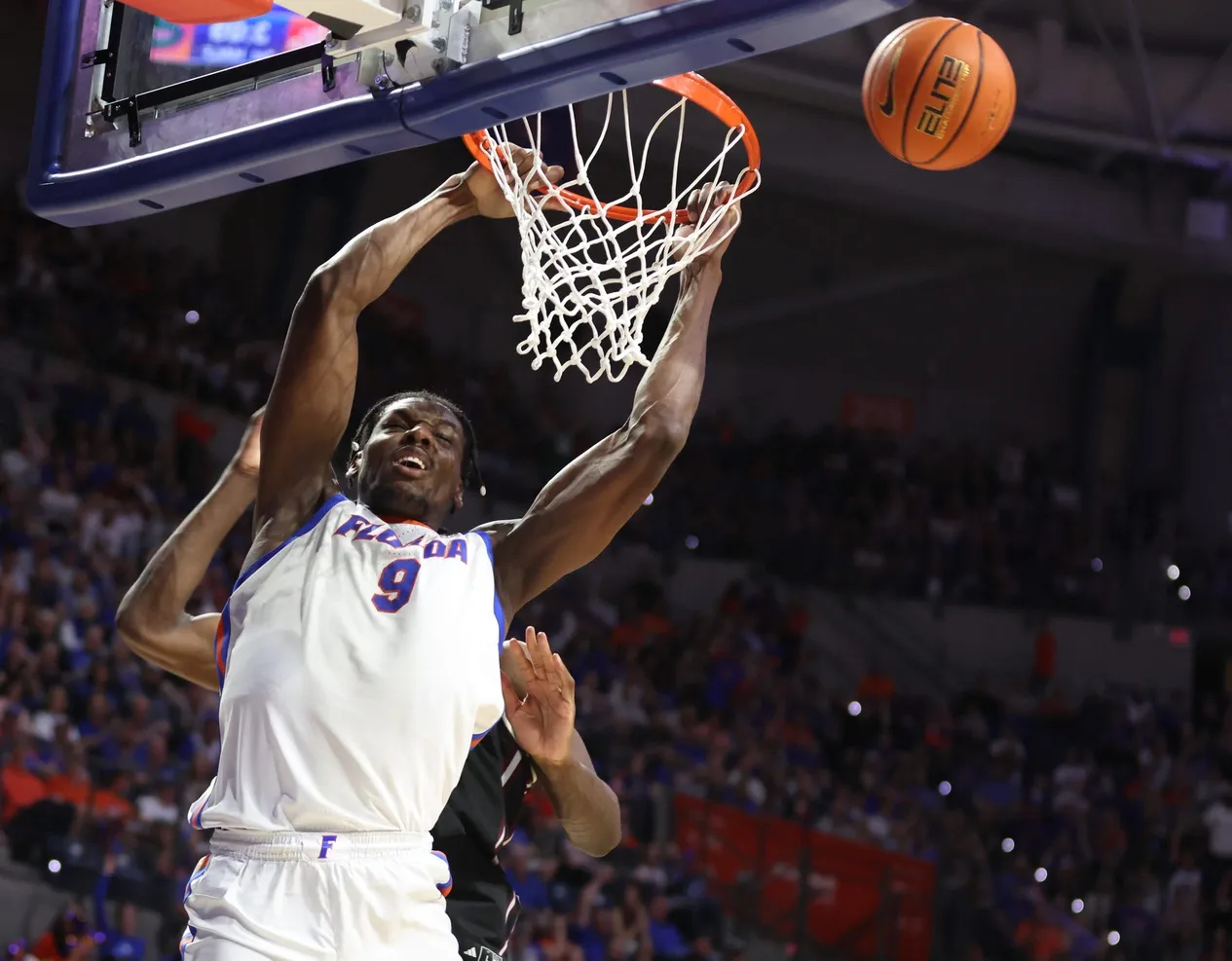 Rueben Chinyelu Leads No. 5 Florida Past Mississippi State in Home Finale