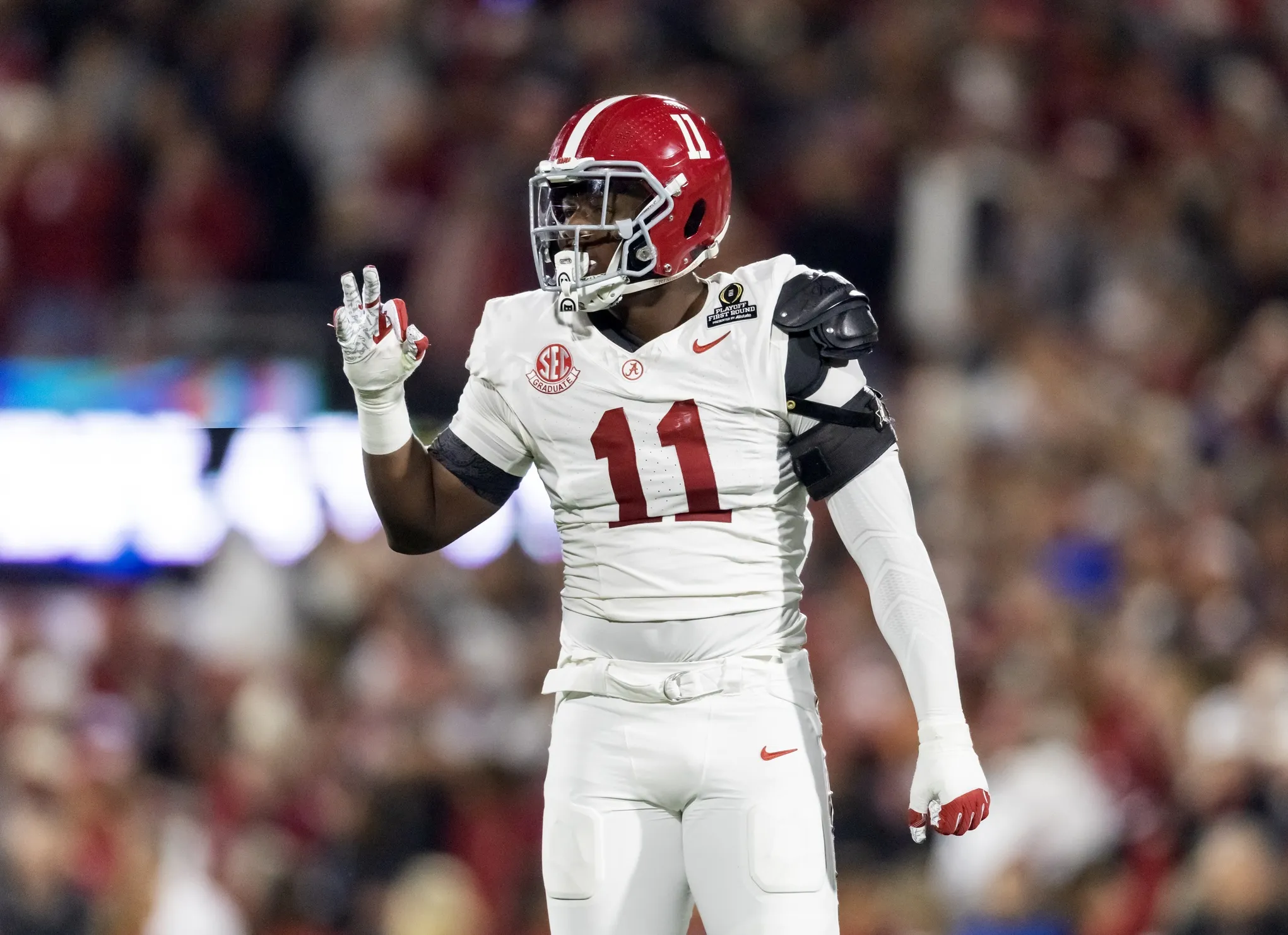 Alabama DE Jordan Renaud Enters Transfer Portal Amid Defensive Turnover