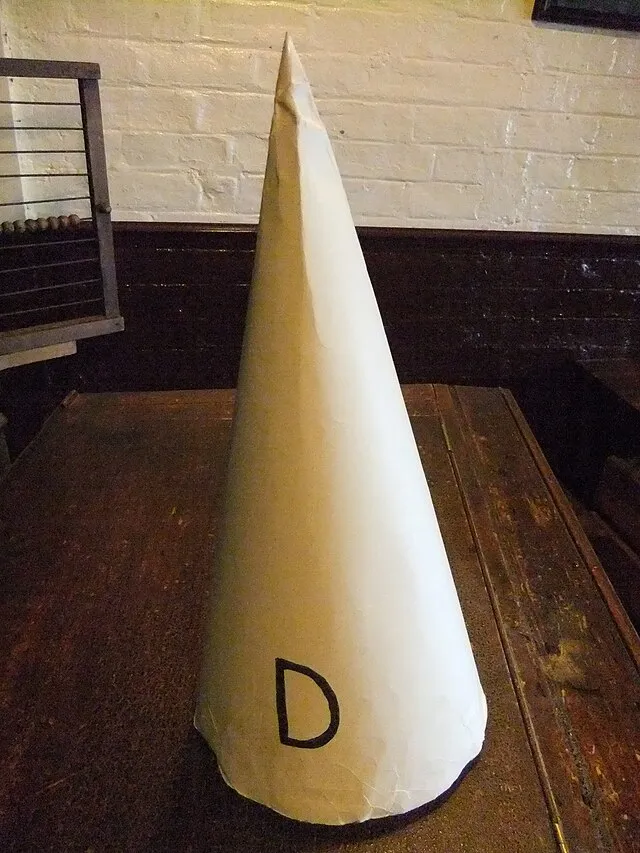 Rept0n1x on Wikimedia Commons