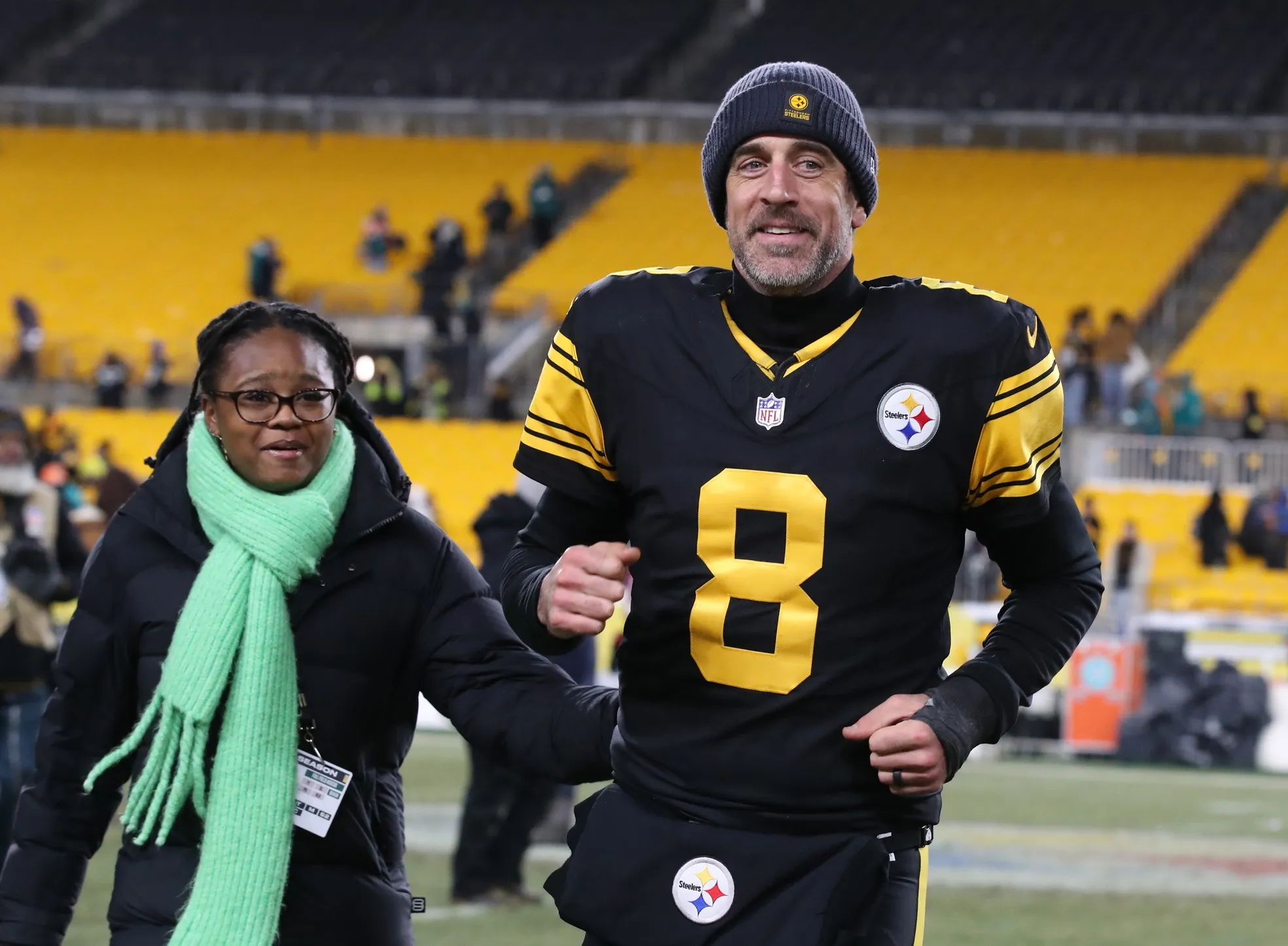 Steelers Clinch AFC North Edge as Rodgers, Douglas Reunion Steals Spotlight
