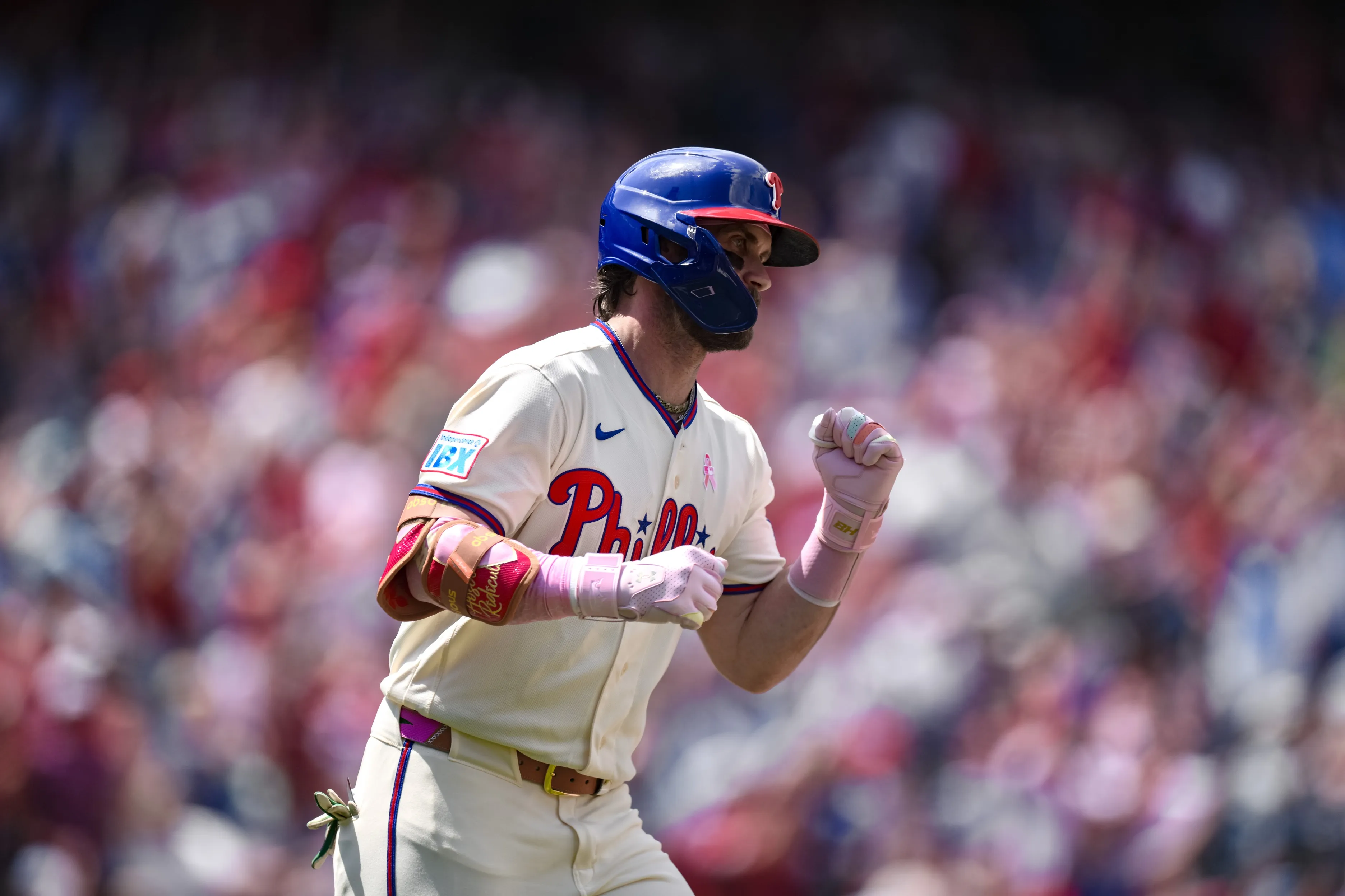 Bryce Harper Exits Phillies Win Over Rockies Due to Sudden Migraine