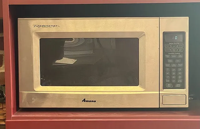 TaurusEmerald on Wikimedia Commons