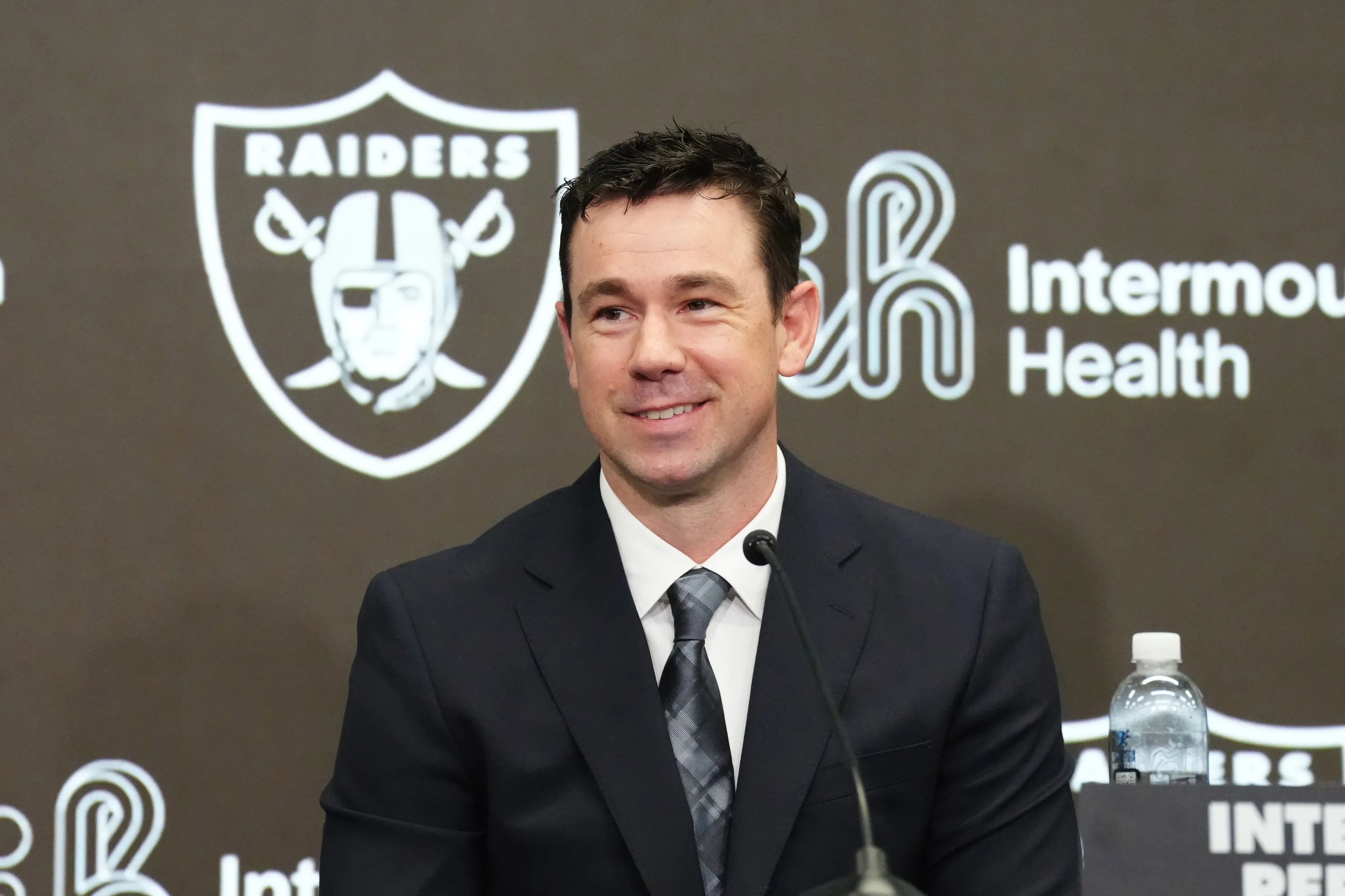 Klint Kubiak Moves Quickly to Lead Raiders After Super Bowl Triumph