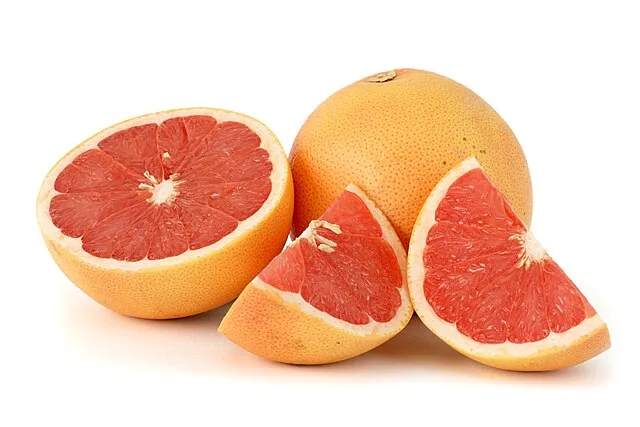 Citrus_paradisi_(Grapefruit,_pink).jpg: א (Aleph) derivative work: — raeky on Wikimedia Commons 