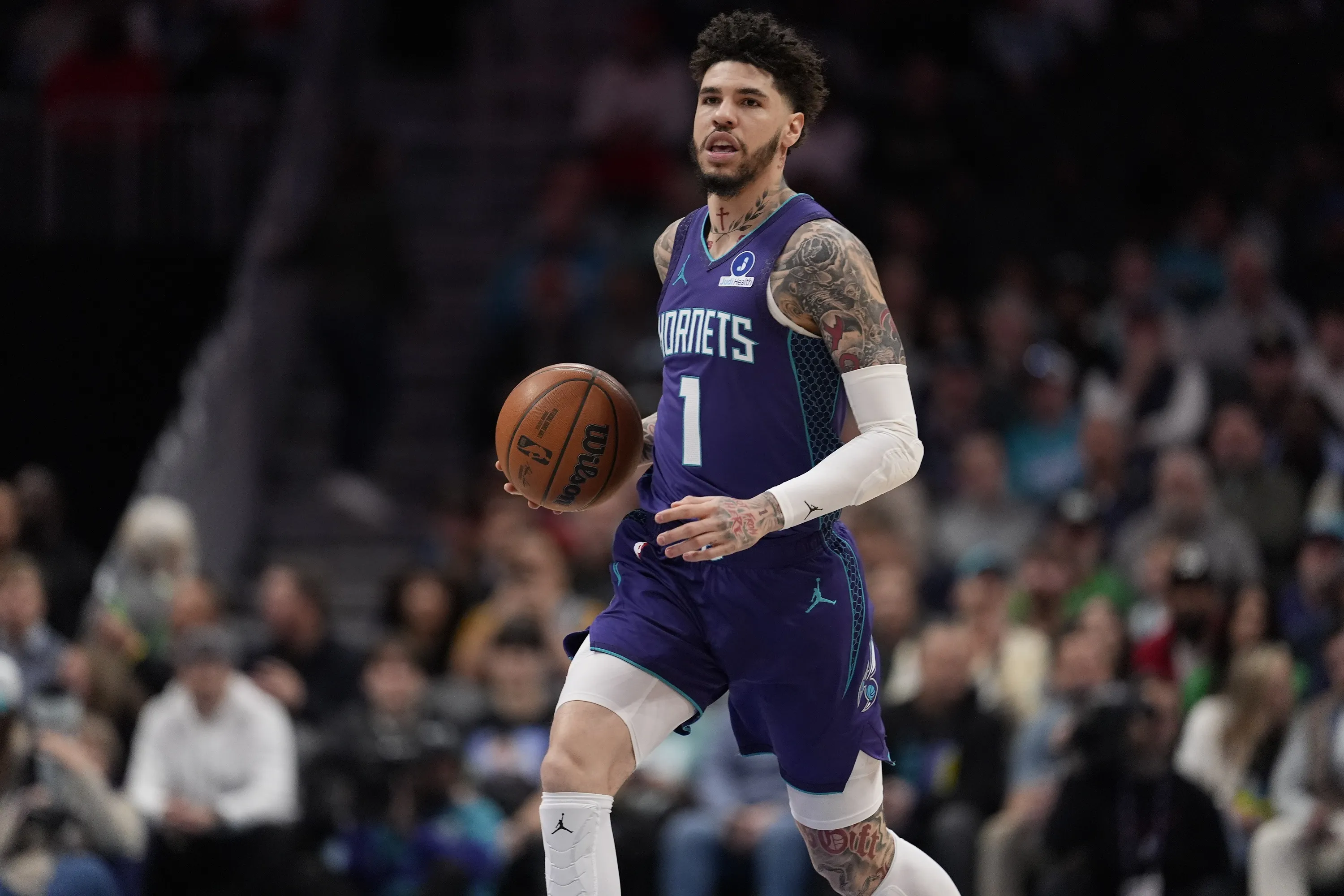 LaMelo Ball’s Creativity Fuels Hornets Blowout Over Heat