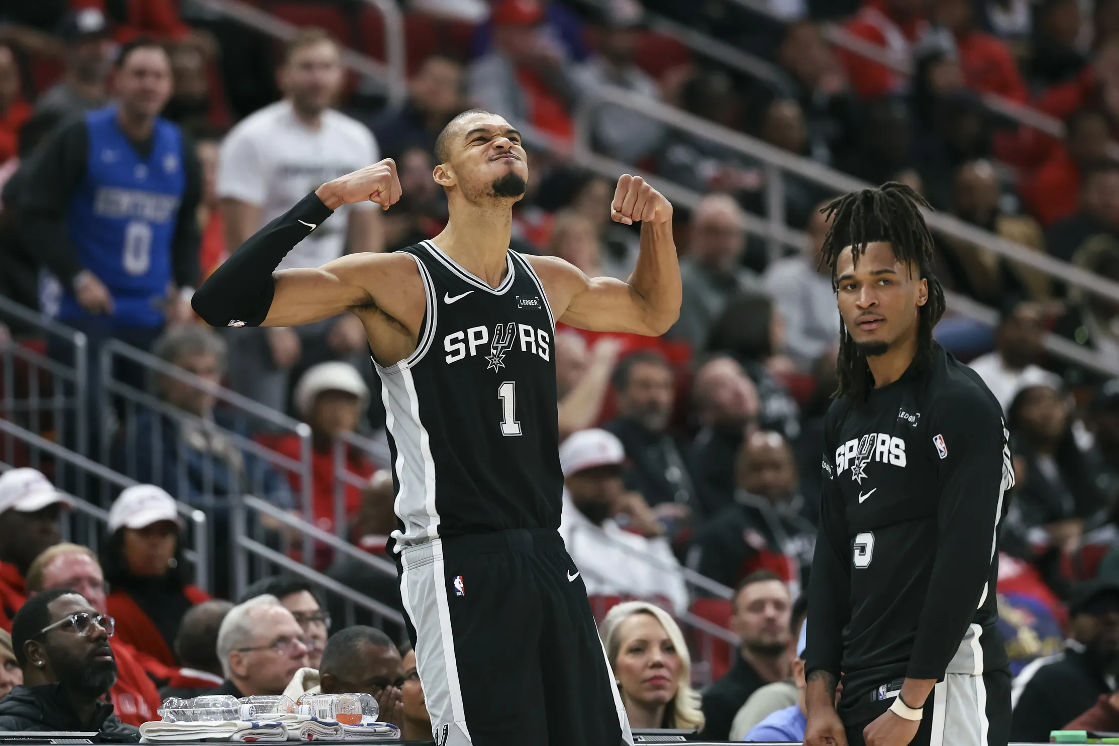 Stephon Castle’s Two-Way Growth Powers Spurs as Wembanyama Praises Rising Guard