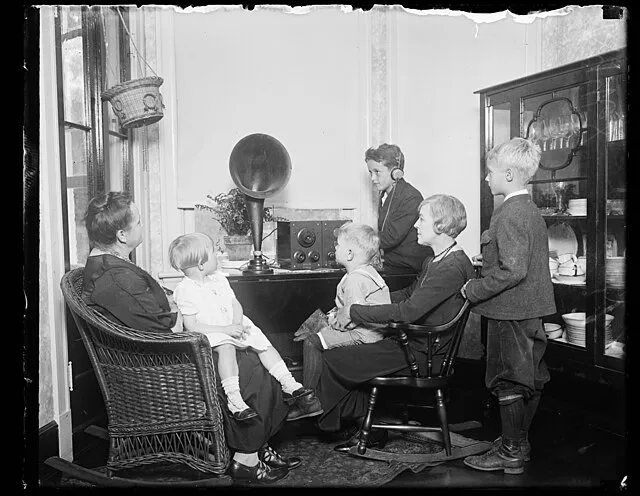 Harris & Ewing on Wikicommons