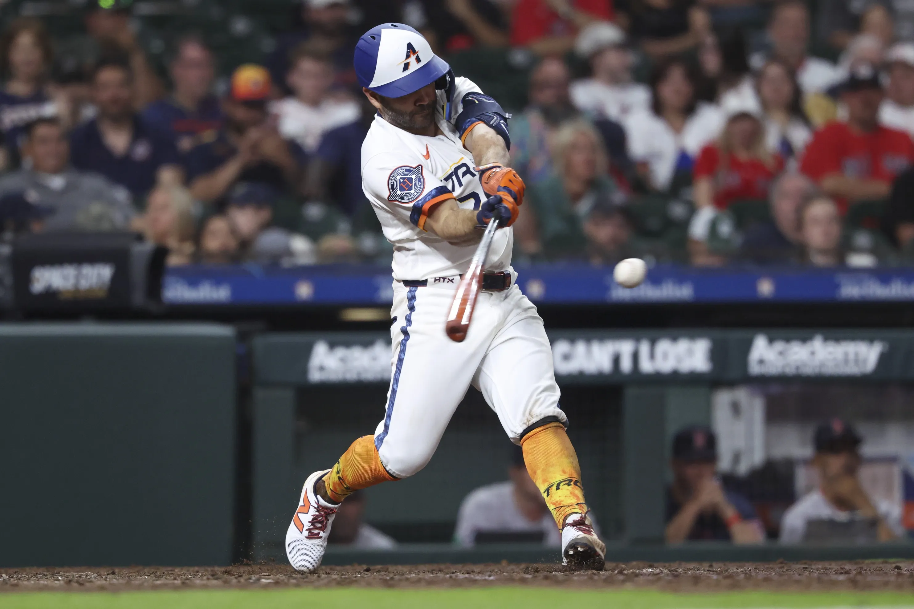 Jose Altuve’s Vintage Power Surge Lifts Astros Past Red Sox 8–1