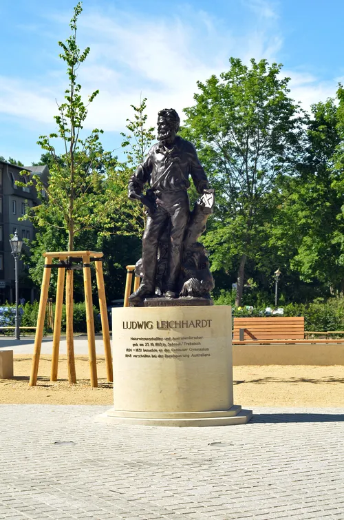 Trio3D on Wikimedia Commons