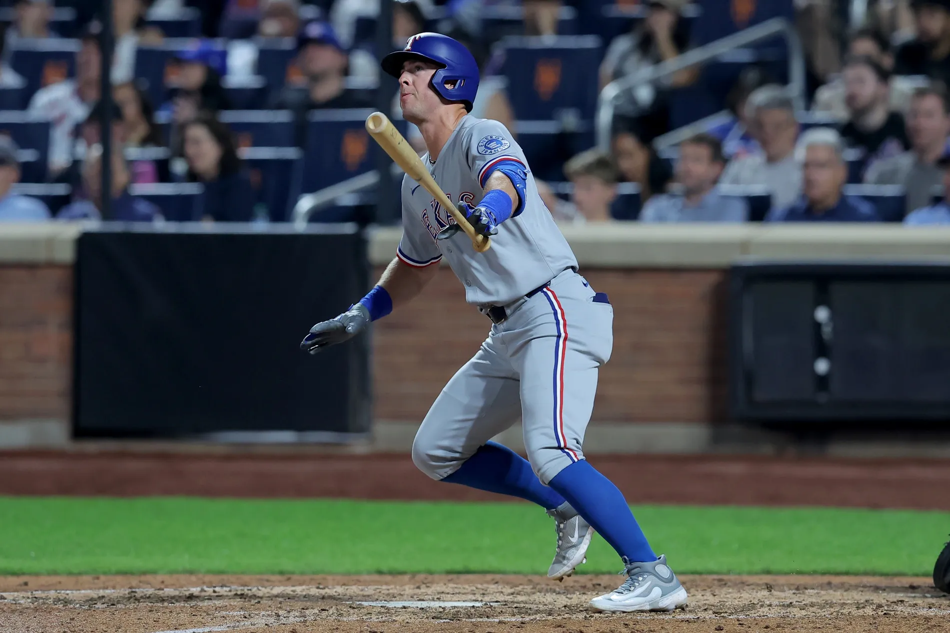 Phillies Add Veteran Dylan Moore to Bolster Versatile Depth