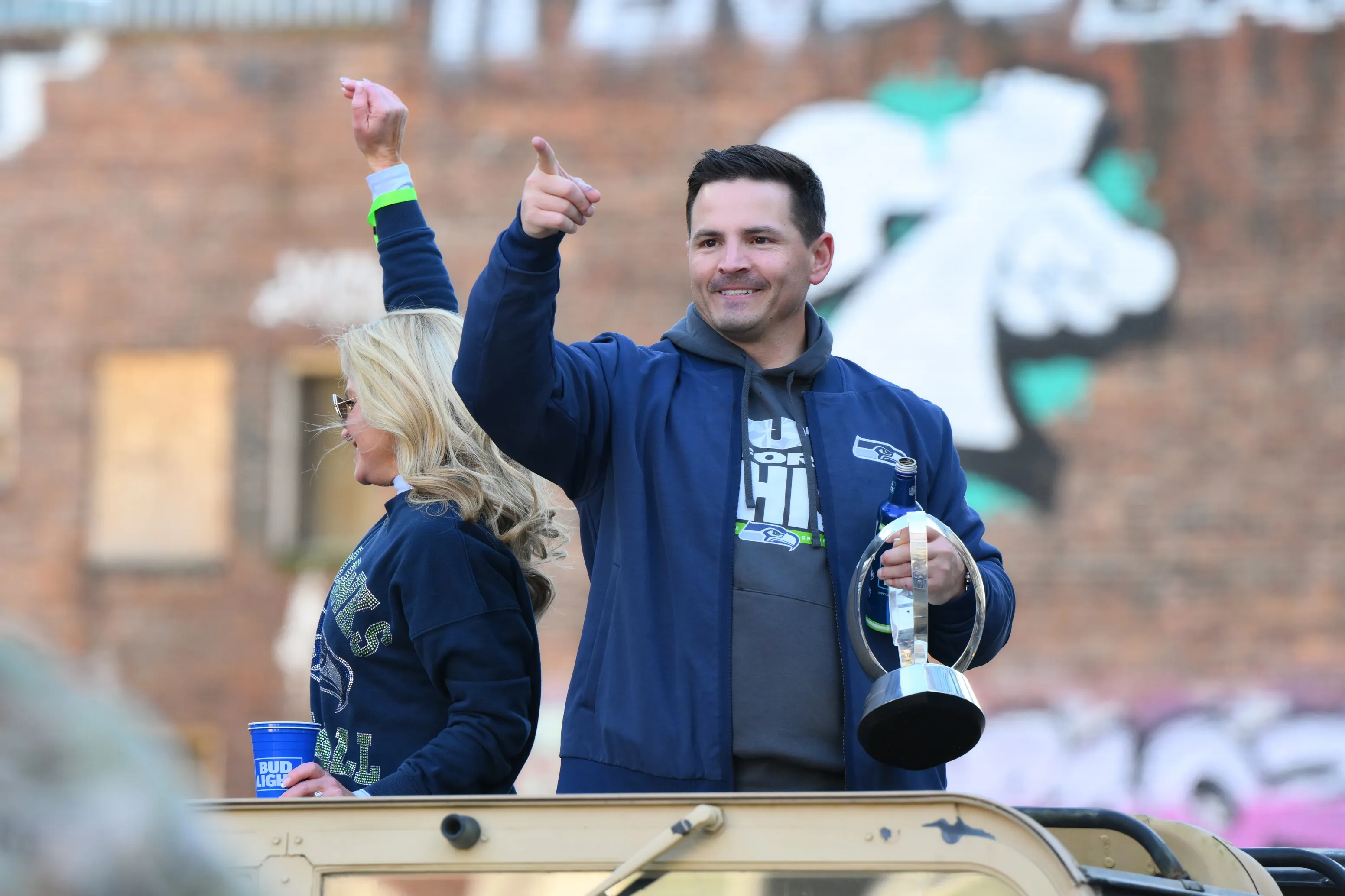 Seahawks Explore Internal and NFC West Options for Offensive Coordinator